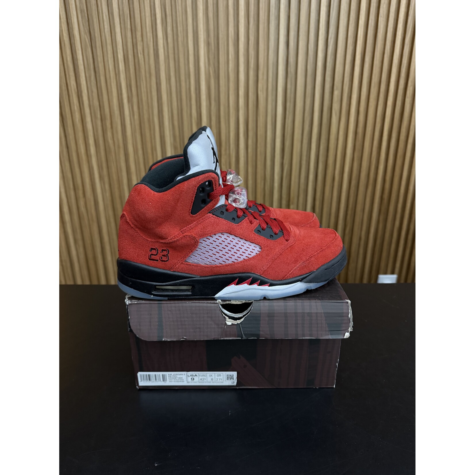 Jordan Jordan 5 Retro Raging Bull Red (2021) Size 9, PREOWNED