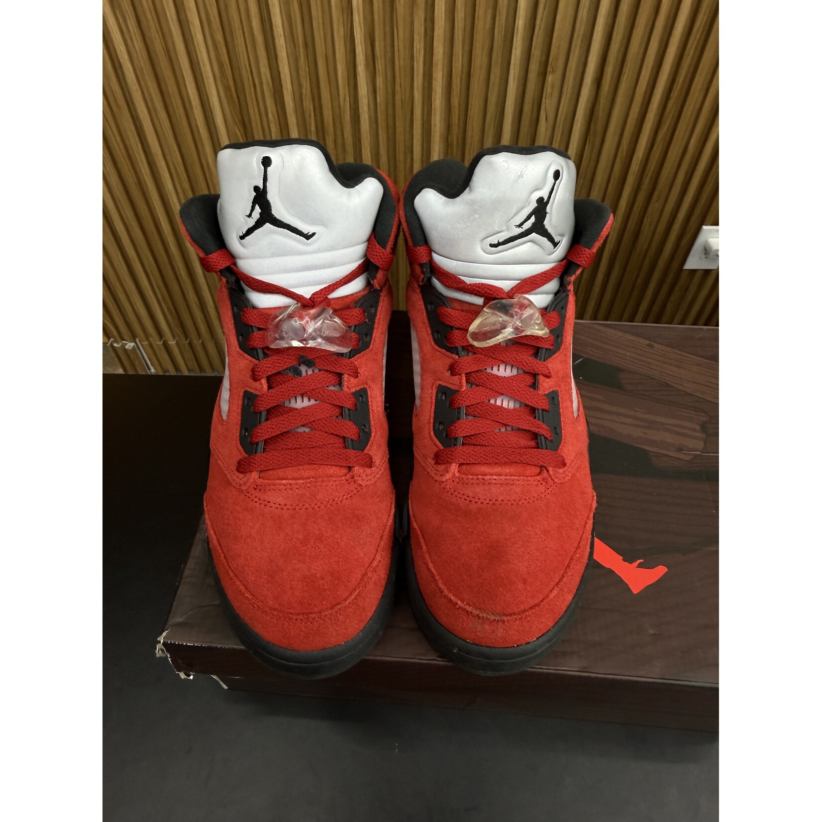 Jordan Jordan 5 Retro Raging Bull Red (2021) Size 9, PREOWNED