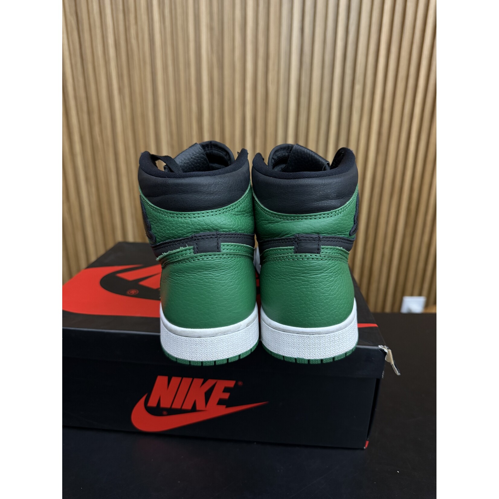 Jordan Jordan 1 Retro High Pine Green Black Size 8.5, PREOWNED