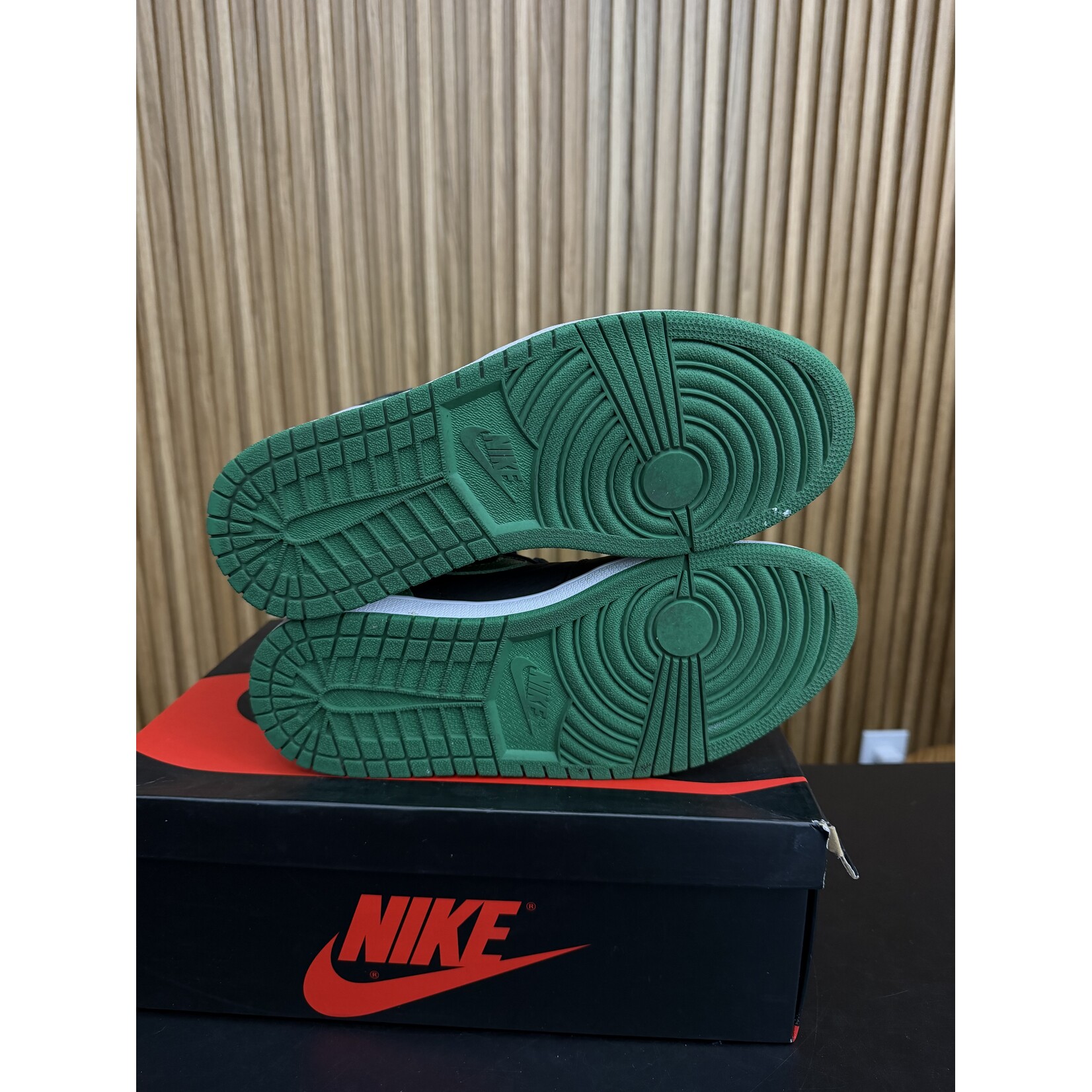 Jordan Jordan 1 Retro High Pine Green Black Size 8.5, PREOWNED
