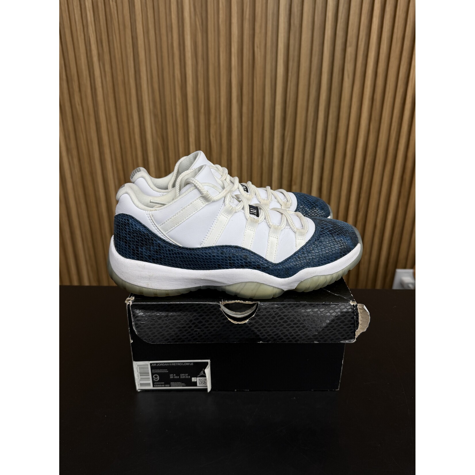 Jordan Jordan 11 Retro Low Snake Navy (2019) Size 9, PREOWNED