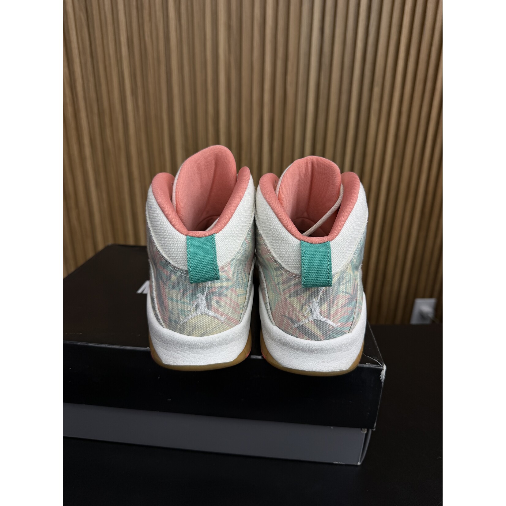 Jordan Jordan 10 Retro Super Bowl LIV Size 9, PREOWNED