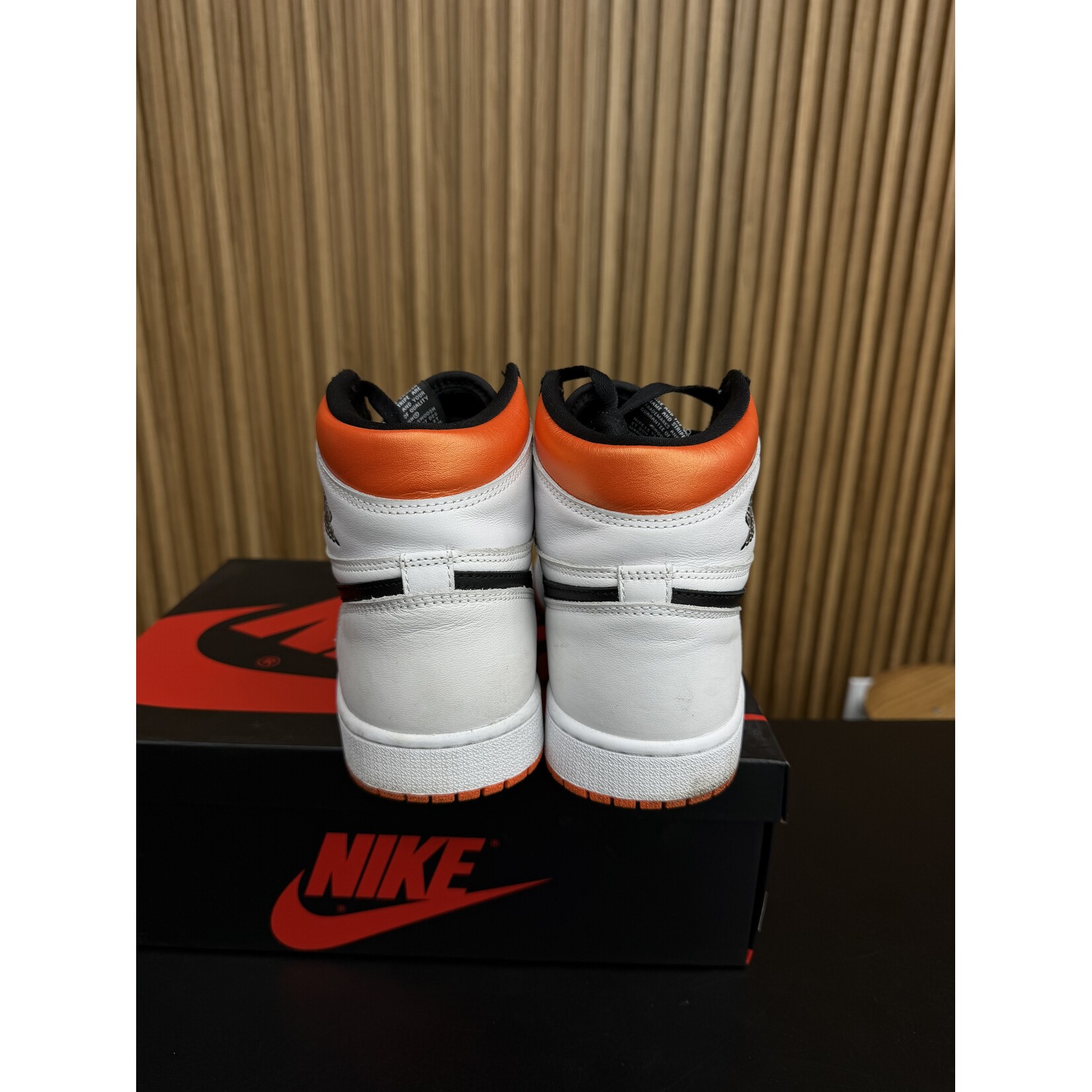 Jordan Jordan 1 Retro High Electro Orange Size 9, PREOWNED
