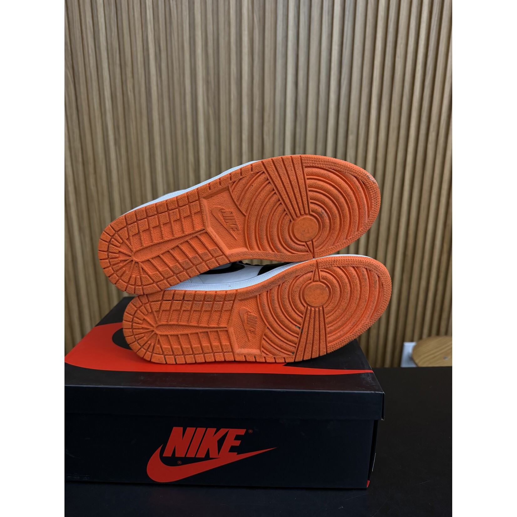 Jordan Jordan 1 Retro High Electro Orange Size 9, PREOWNED