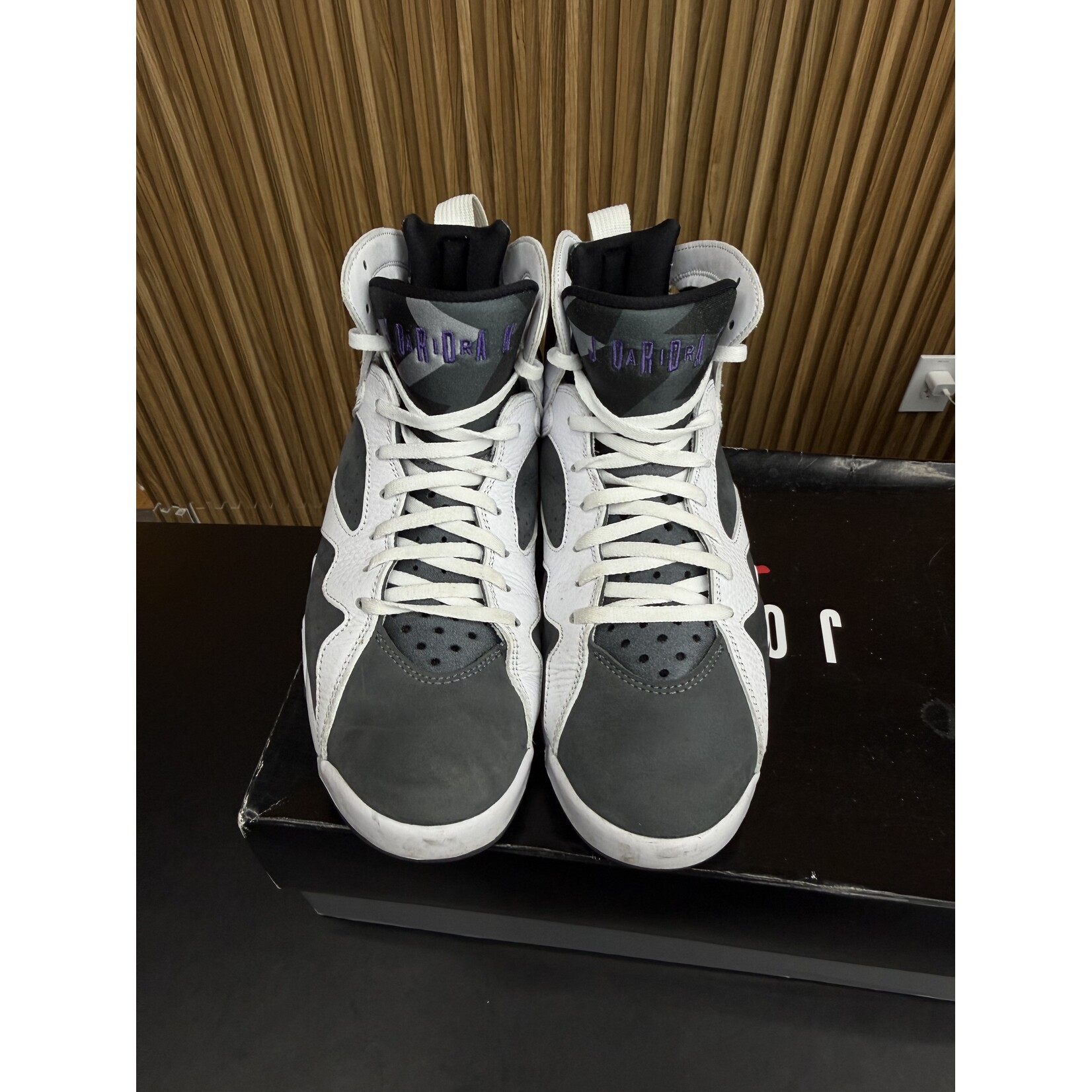 Jordan Jordan 7 Retro Flint (2021) Size 9, PREOWNED