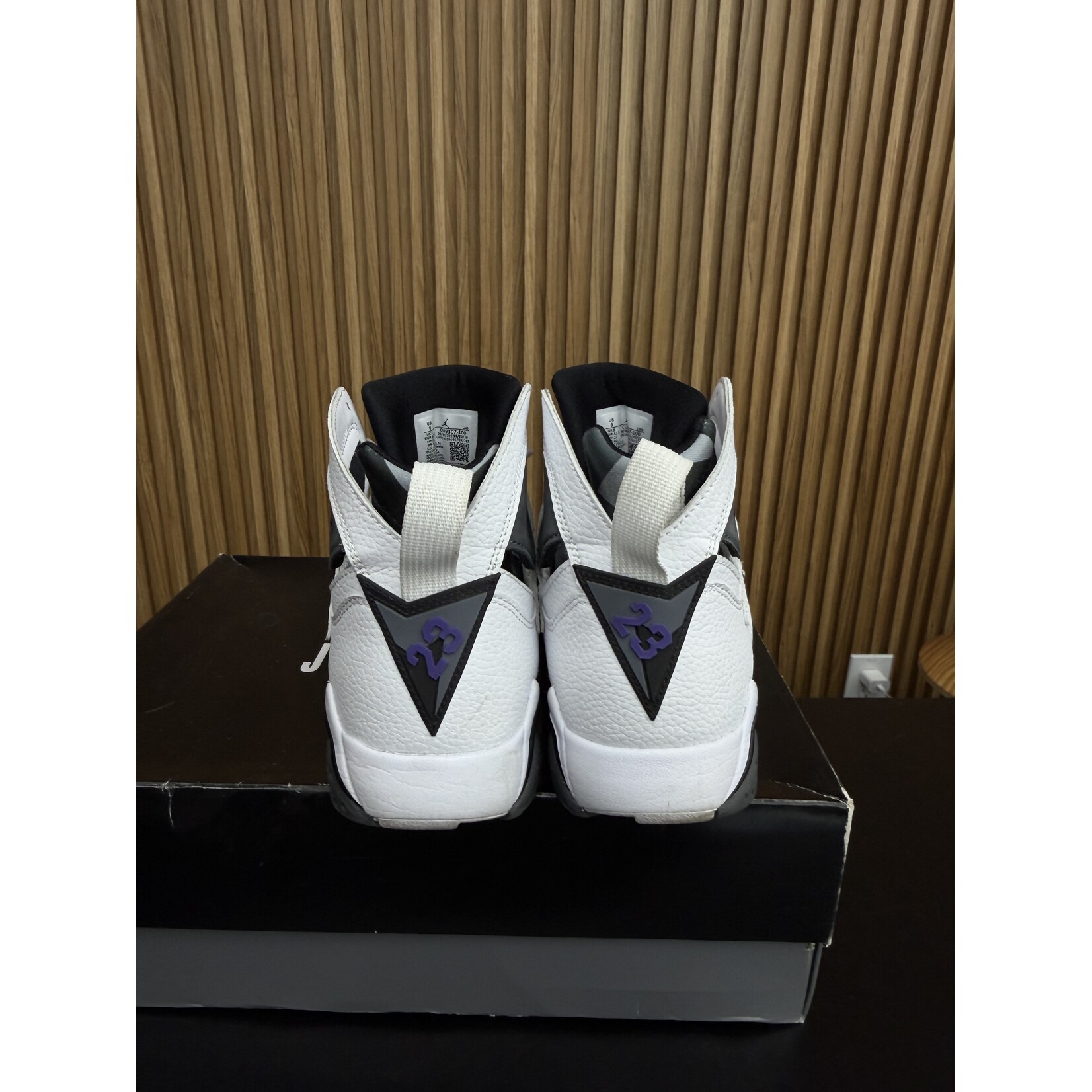 Jordan Jordan 7 Retro Flint (2021) Size 9, PREOWNED