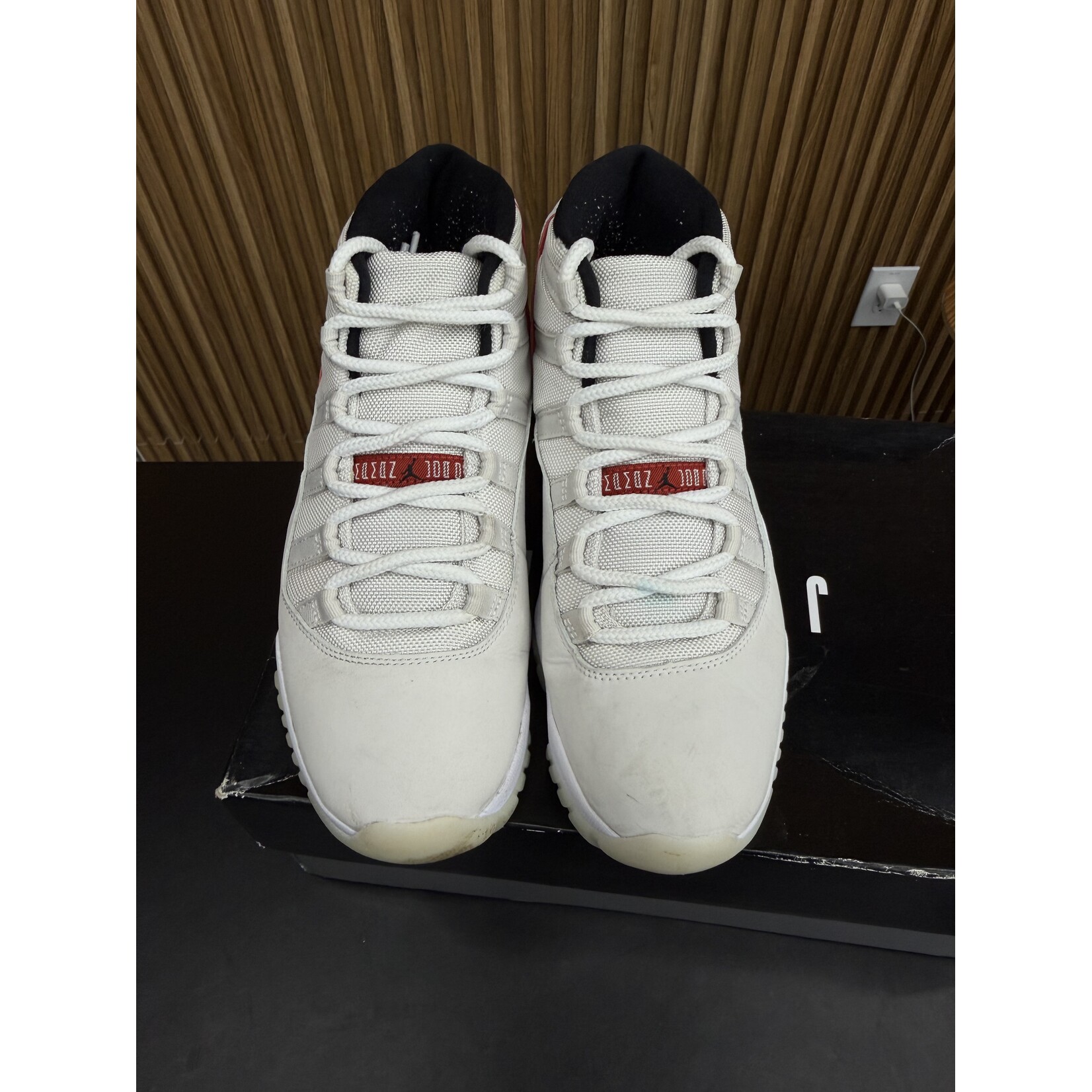 Jordan Jordan 11 Retro Platinum Tint Size 9, PREOWNED