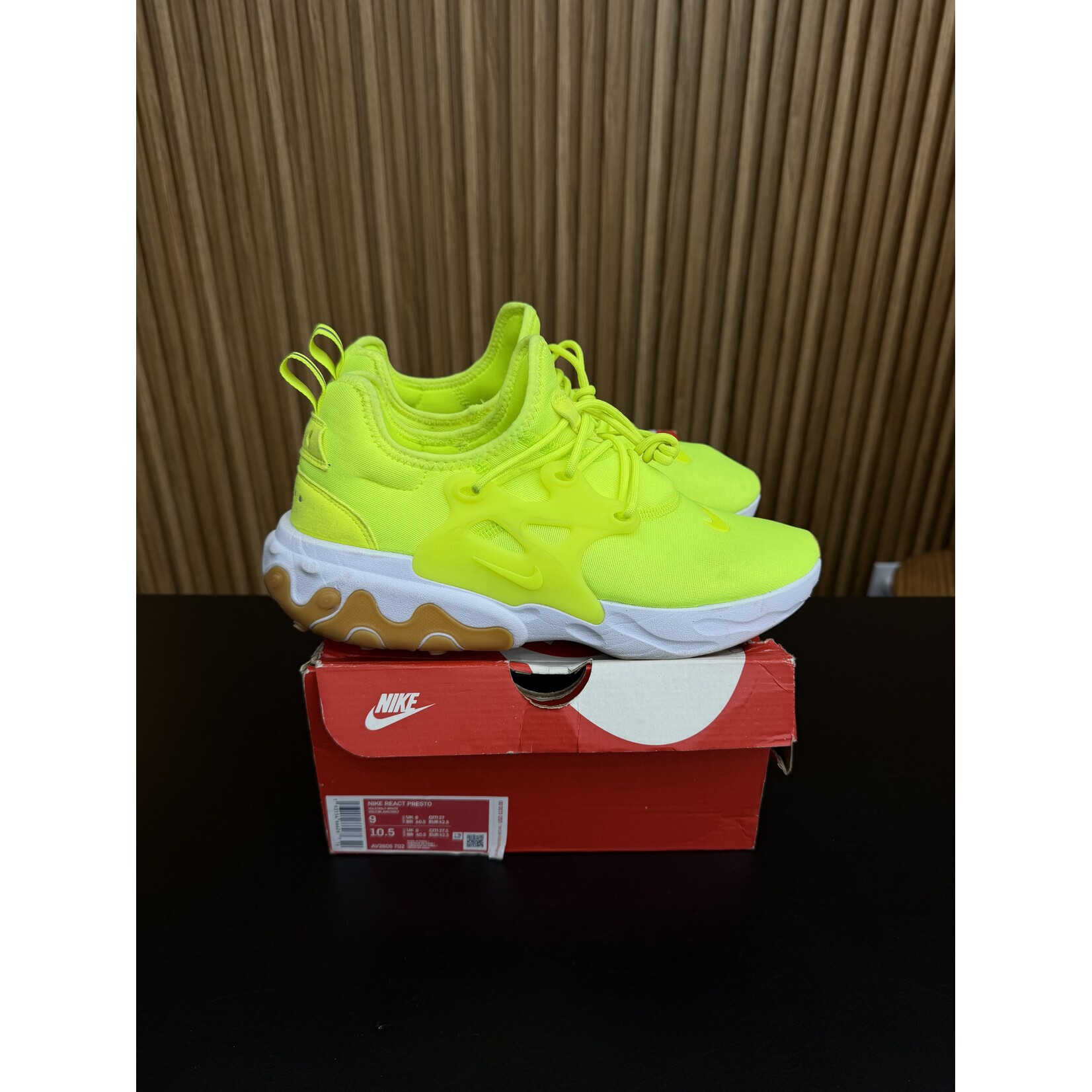 Nike Nike React Presto Volt Size 9, PREOWNED