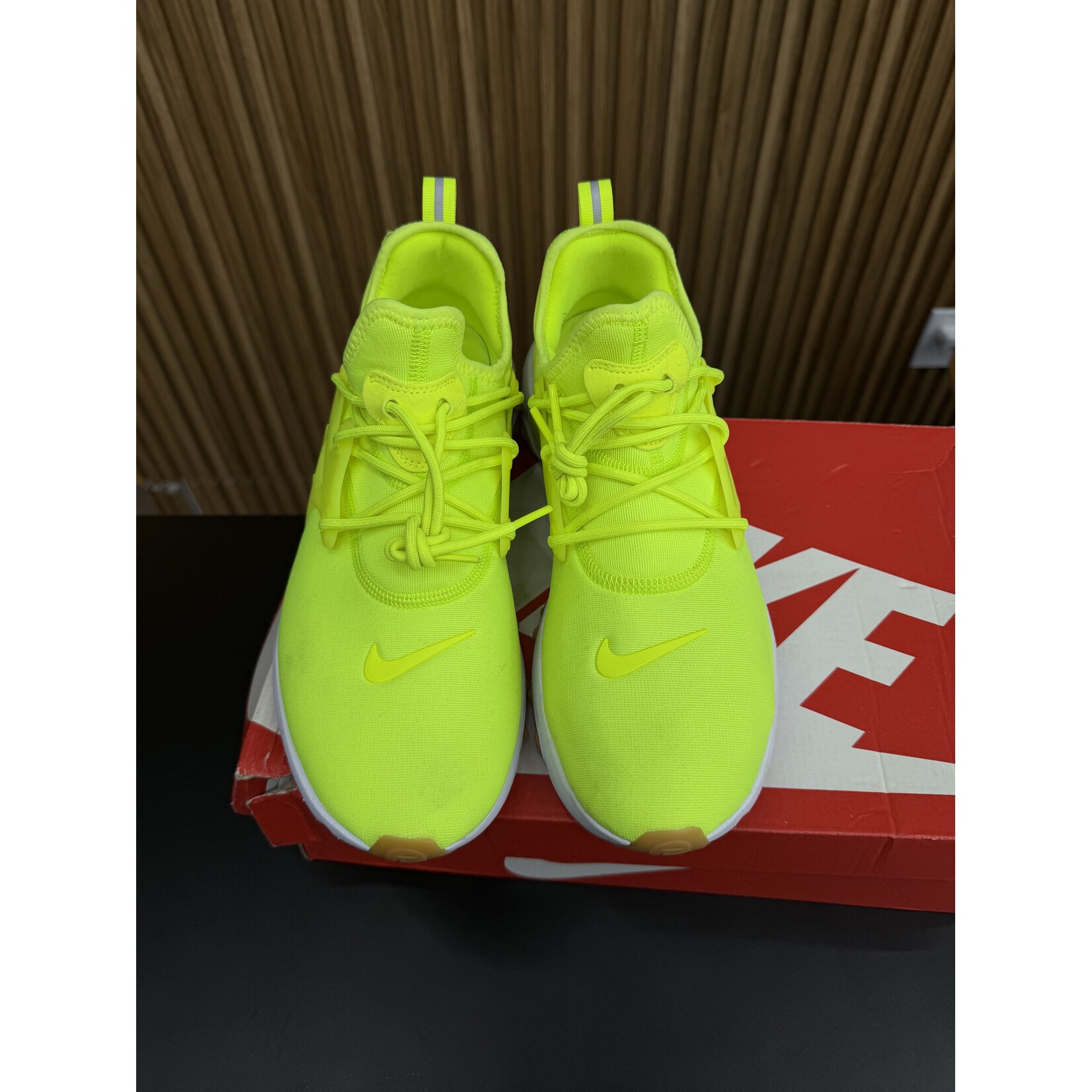 Nike Nike React Presto Volt Size 9, PREOWNED