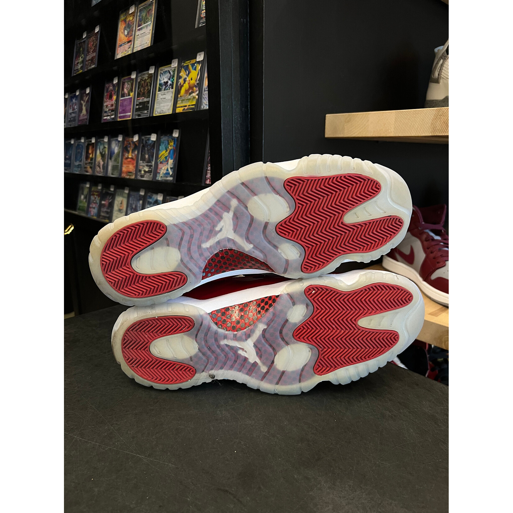 Jordan Jordan 11 Retro Cherry (2022) Size 14, PREOWNED