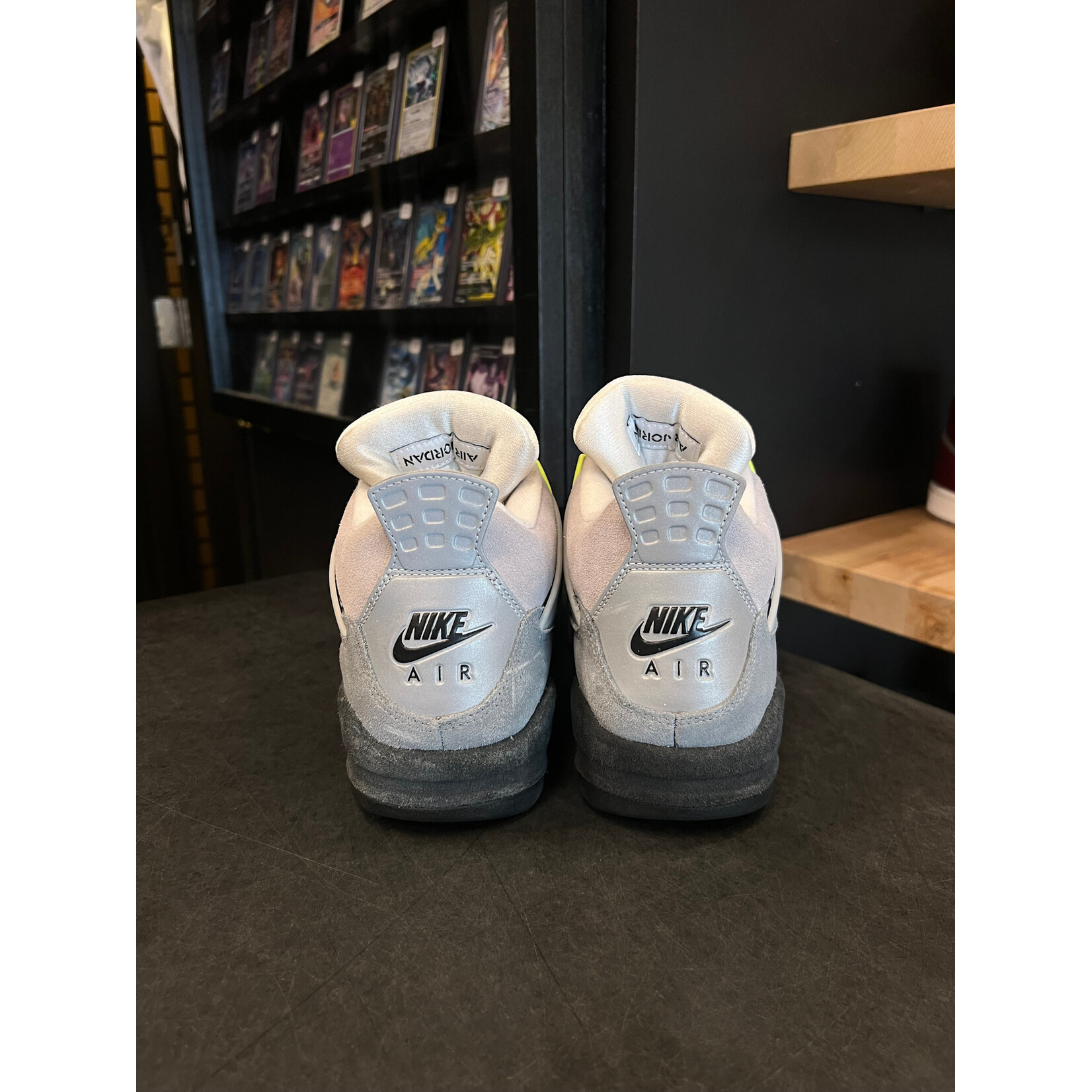 Jordan Jordan 4 Retro SE 95 Neon Size 7.5, PREOWNED*