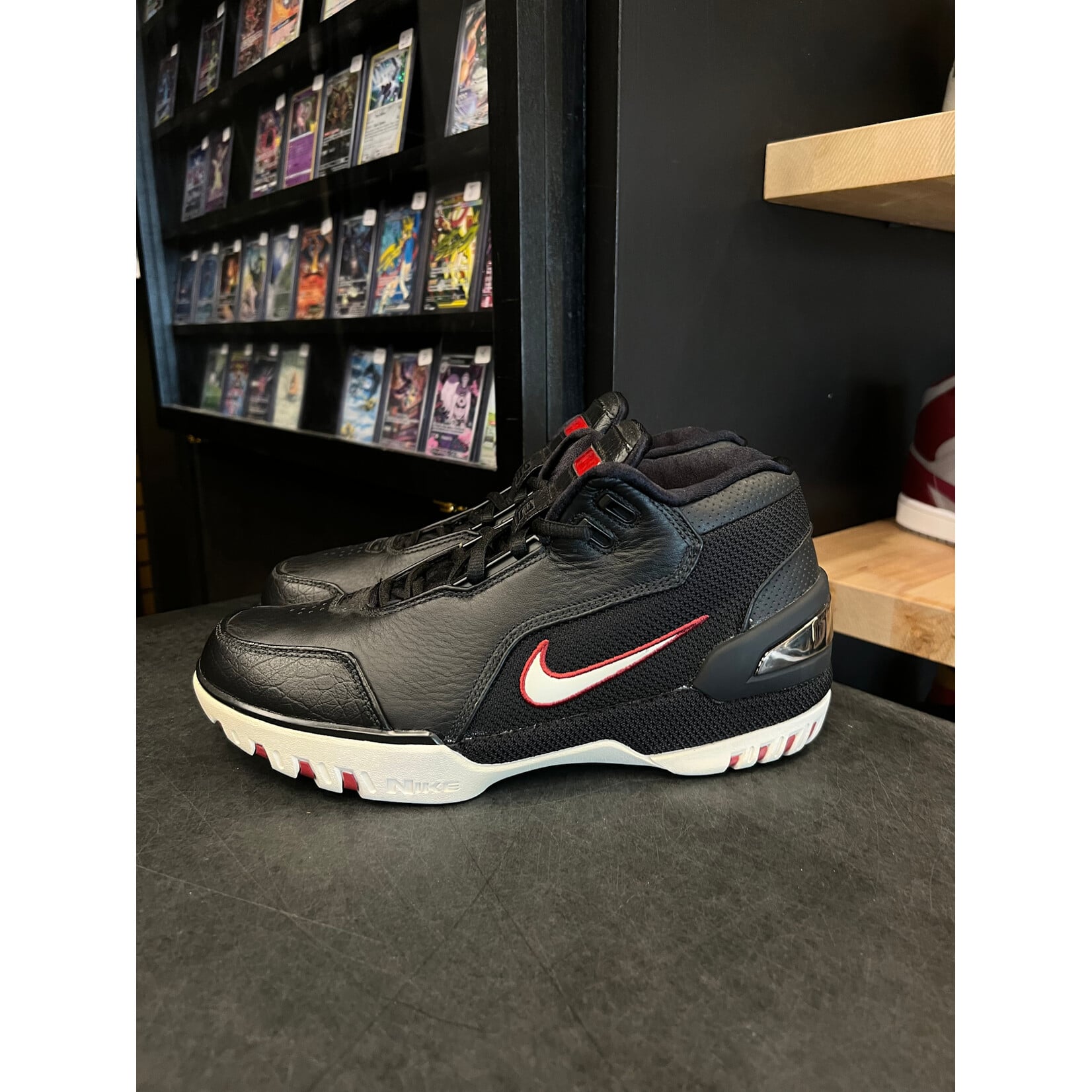 Nike Nike Air Zoom Generation Black White Retro Size 8, PREOWNED*