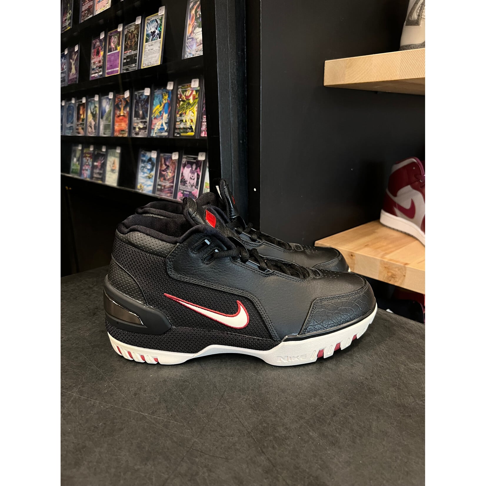 Nike Nike Air Zoom Generation Black White Retro Size 8, PREOWNED*