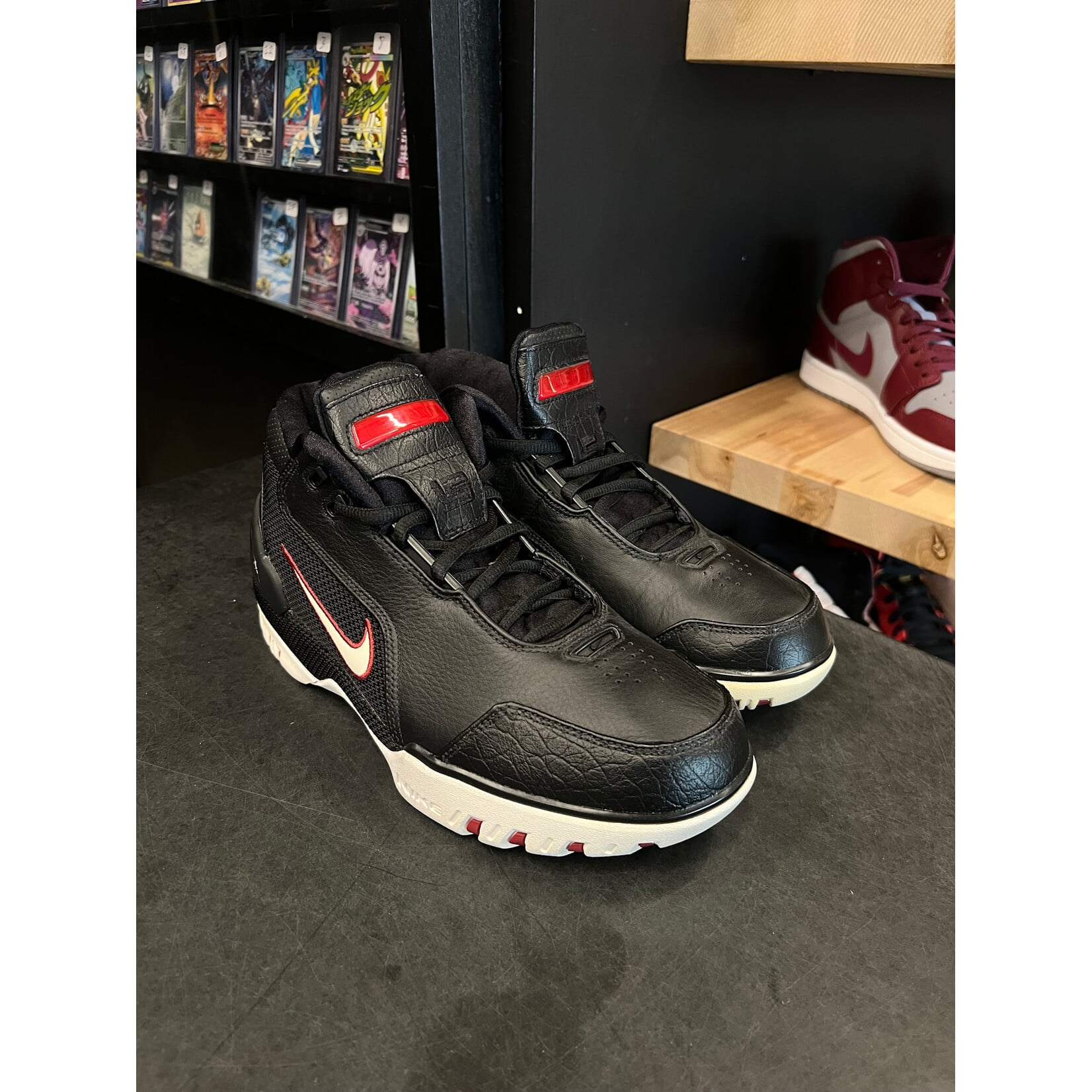 Nike Nike Air Zoom Generation Black White Retro Size 8, PREOWNED*