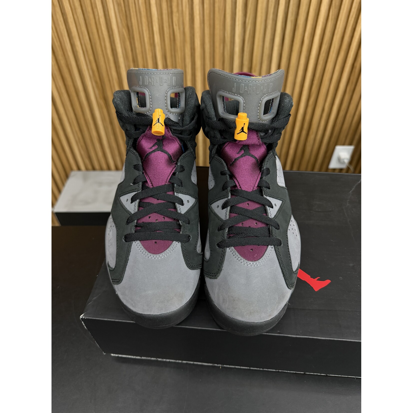 Nike Jordan 6 Retro Bordeaux Size 9, PREOWNED*
