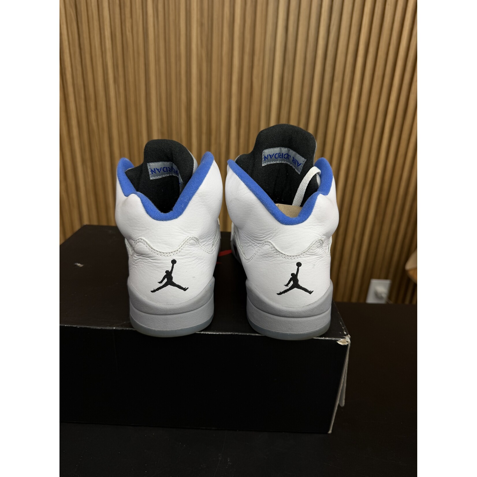 Nike Jordan 5 Retro White Stealth (2021) Size 9, PREOWNED