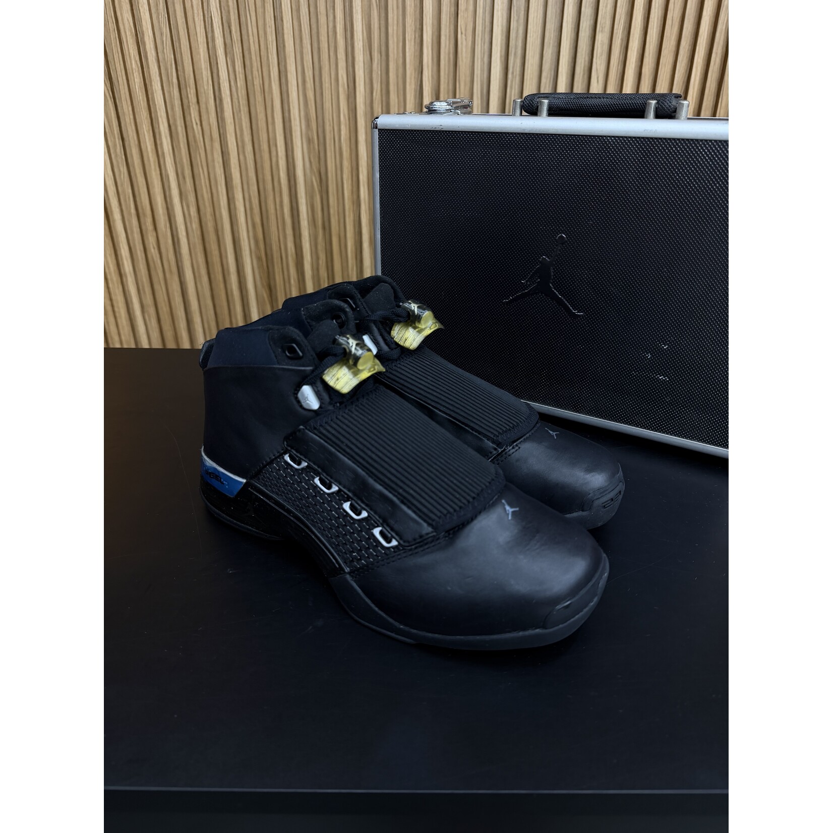 Jordan Jordan 17 Black Metallic Silver (2002) Size 9, PREOWNED
