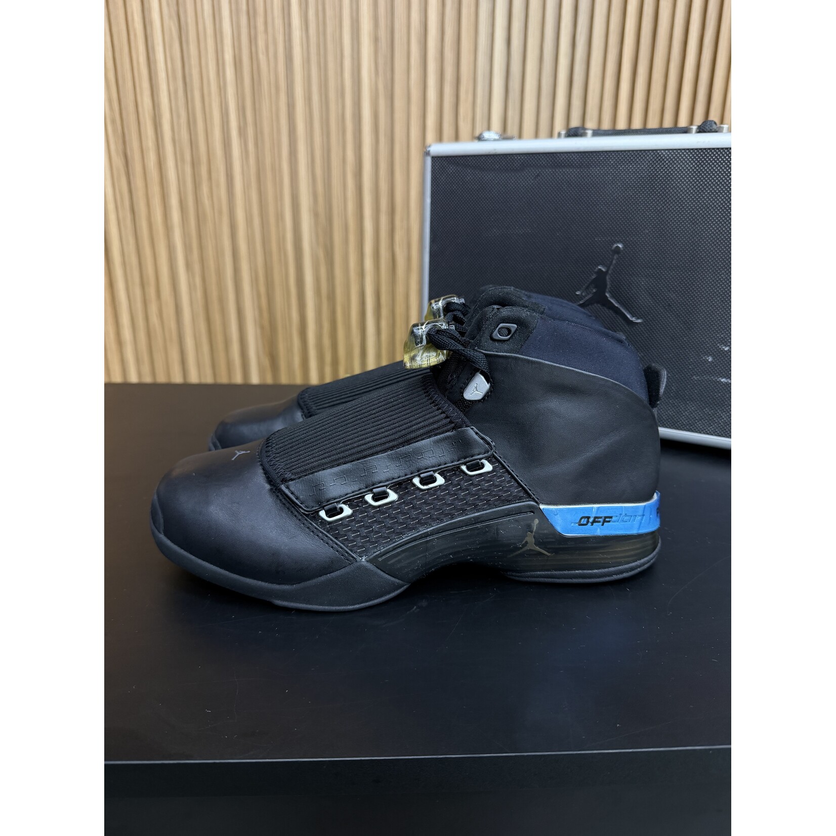 Jordan Jordan 17 Black Metallic Silver (2002) Size 9, PREOWNED