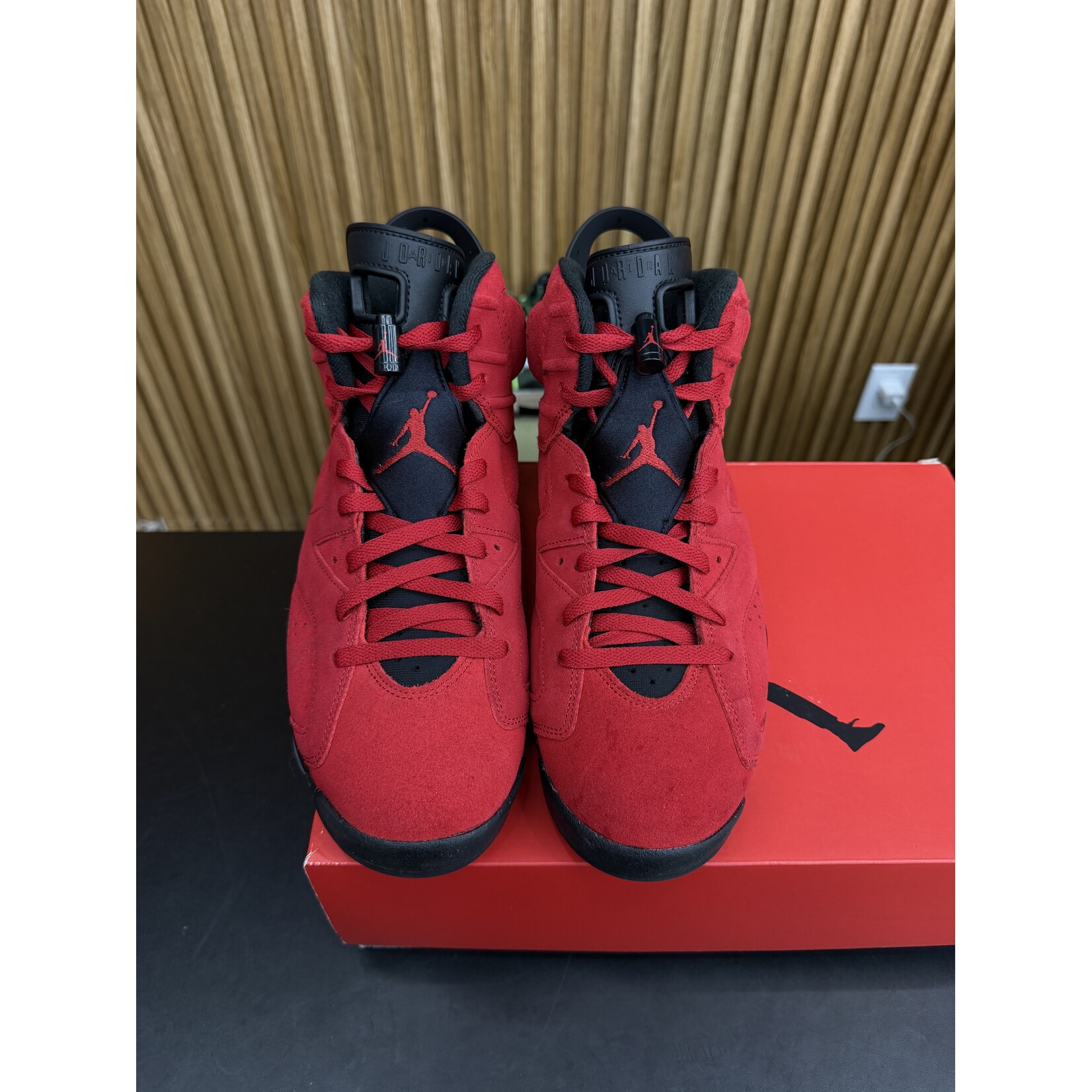 Jordan Jordan 6 Retro Toro Bravo Size 10.5, PREOWNED*