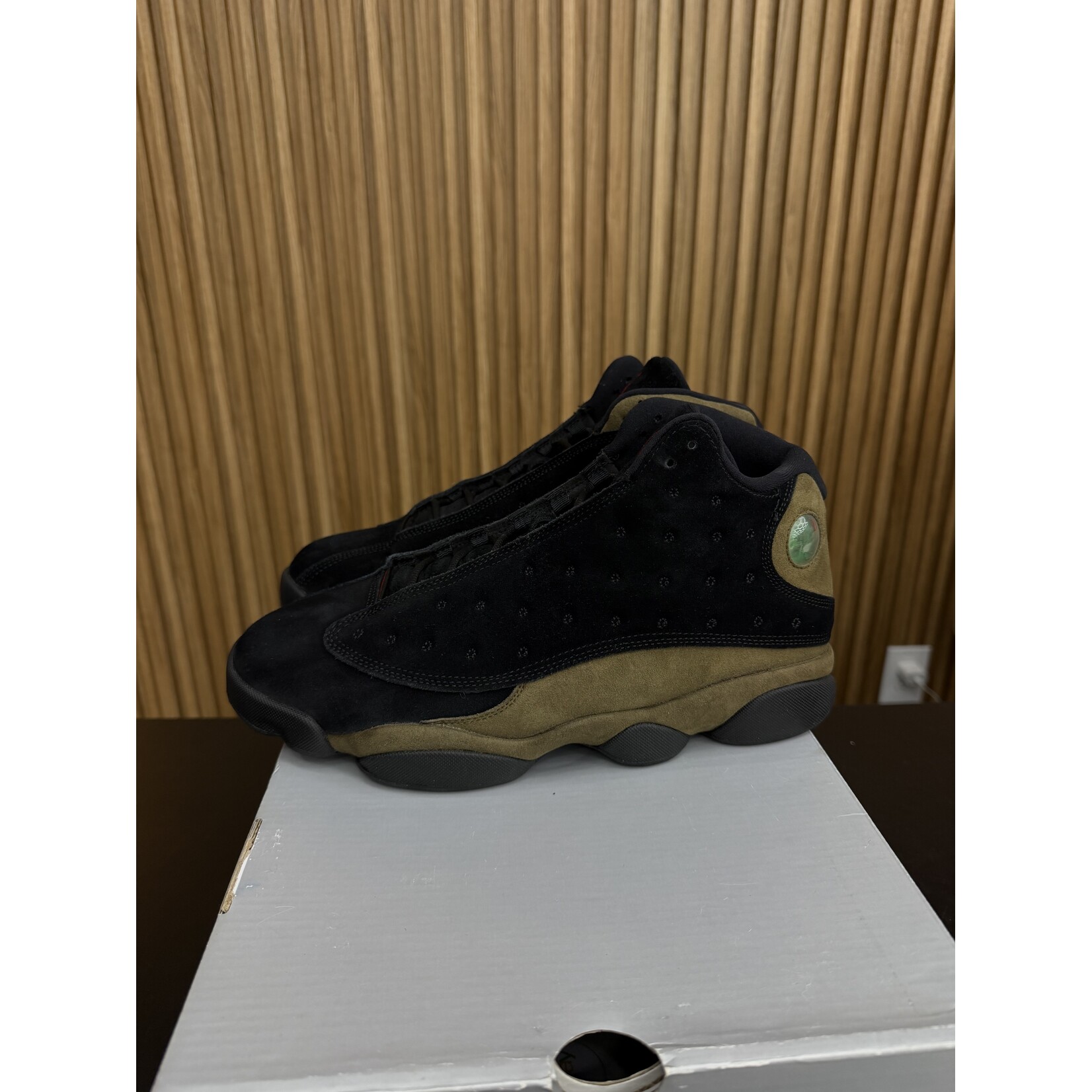 Jordan Jordan 13 Retro Olive Size 10.5, PREOWNED*