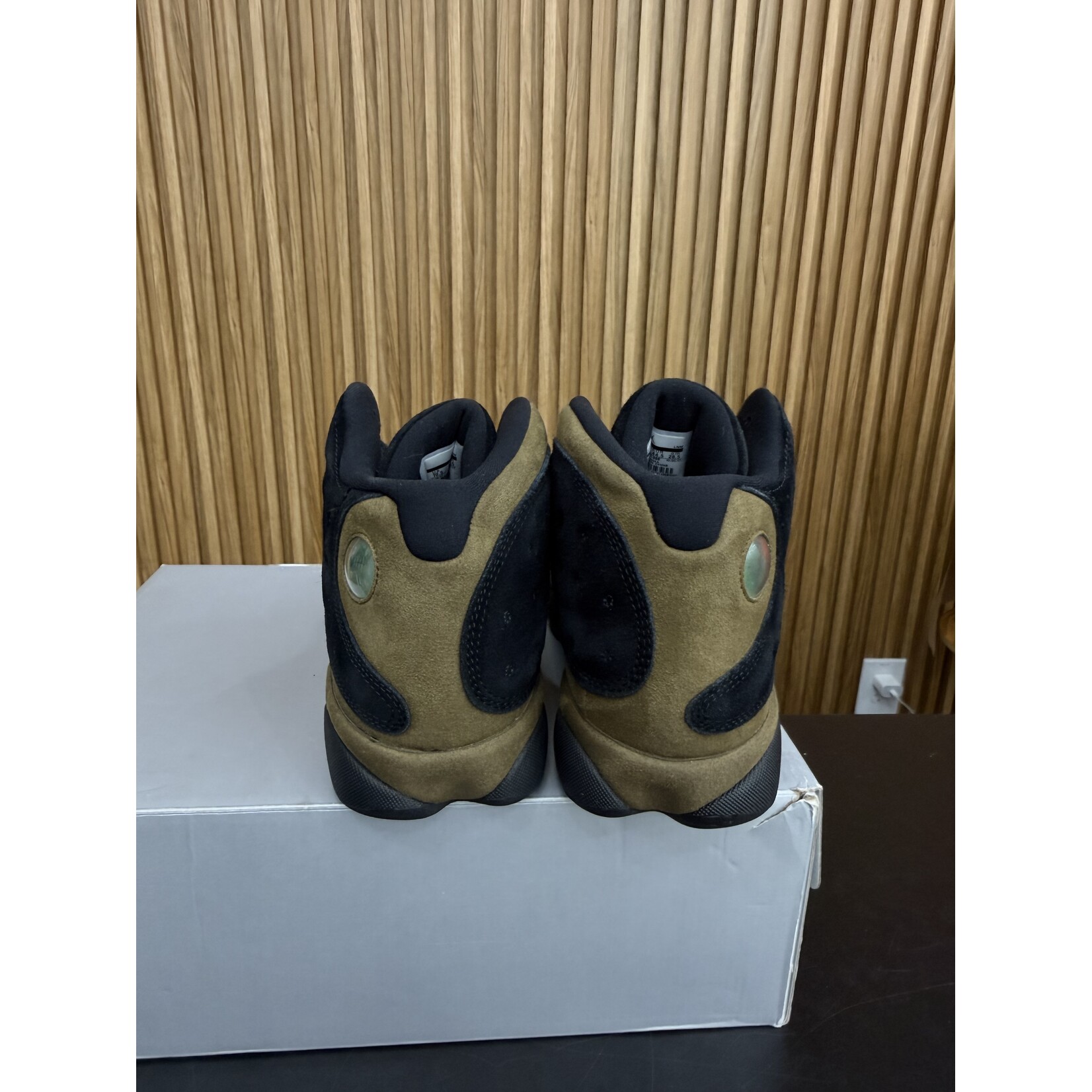 Jordan Jordan 13 Retro Olive Size 10.5, PREOWNED*