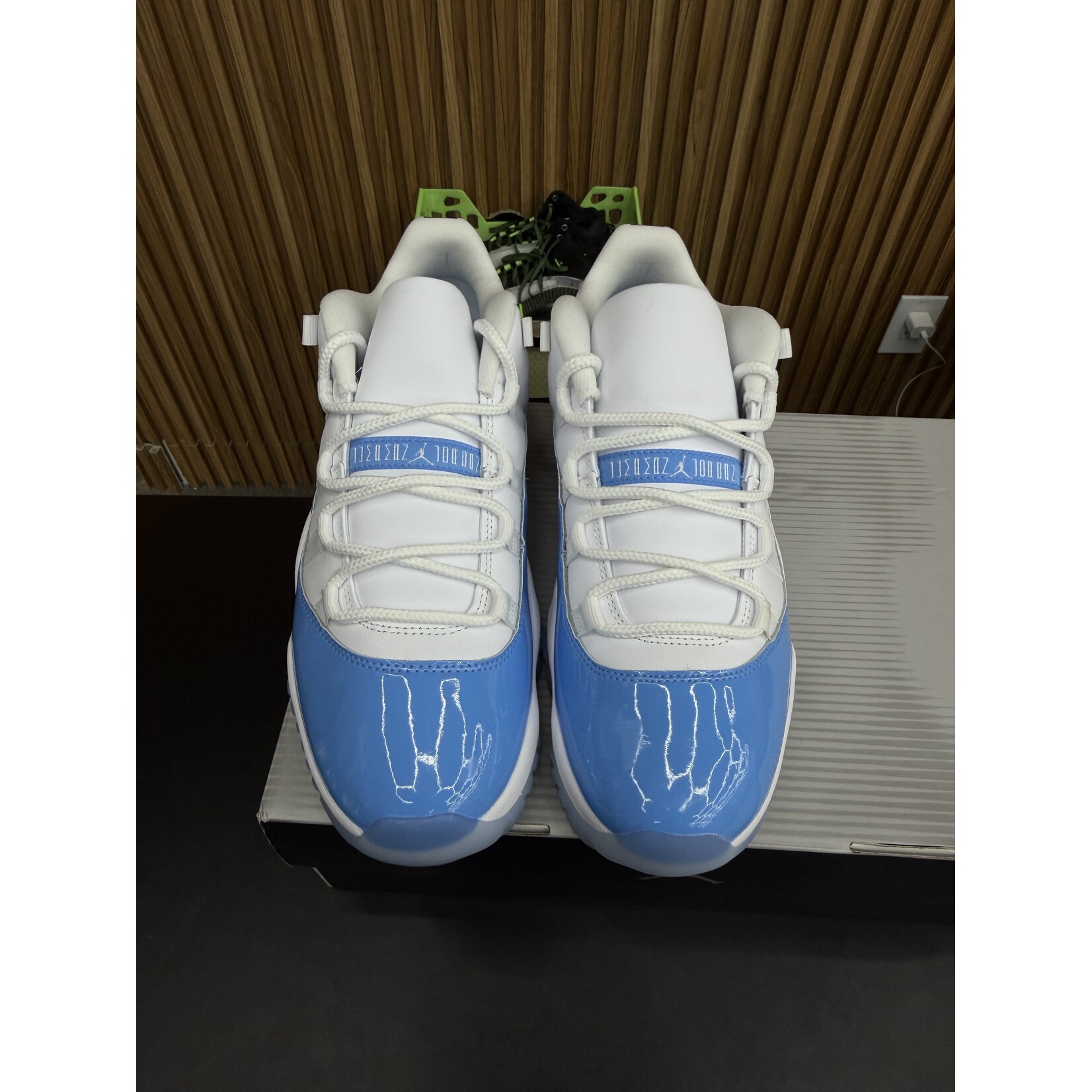 Jordan Jordan 11 Retro Low University Blue (2026) Size 10.5, PREOWNED