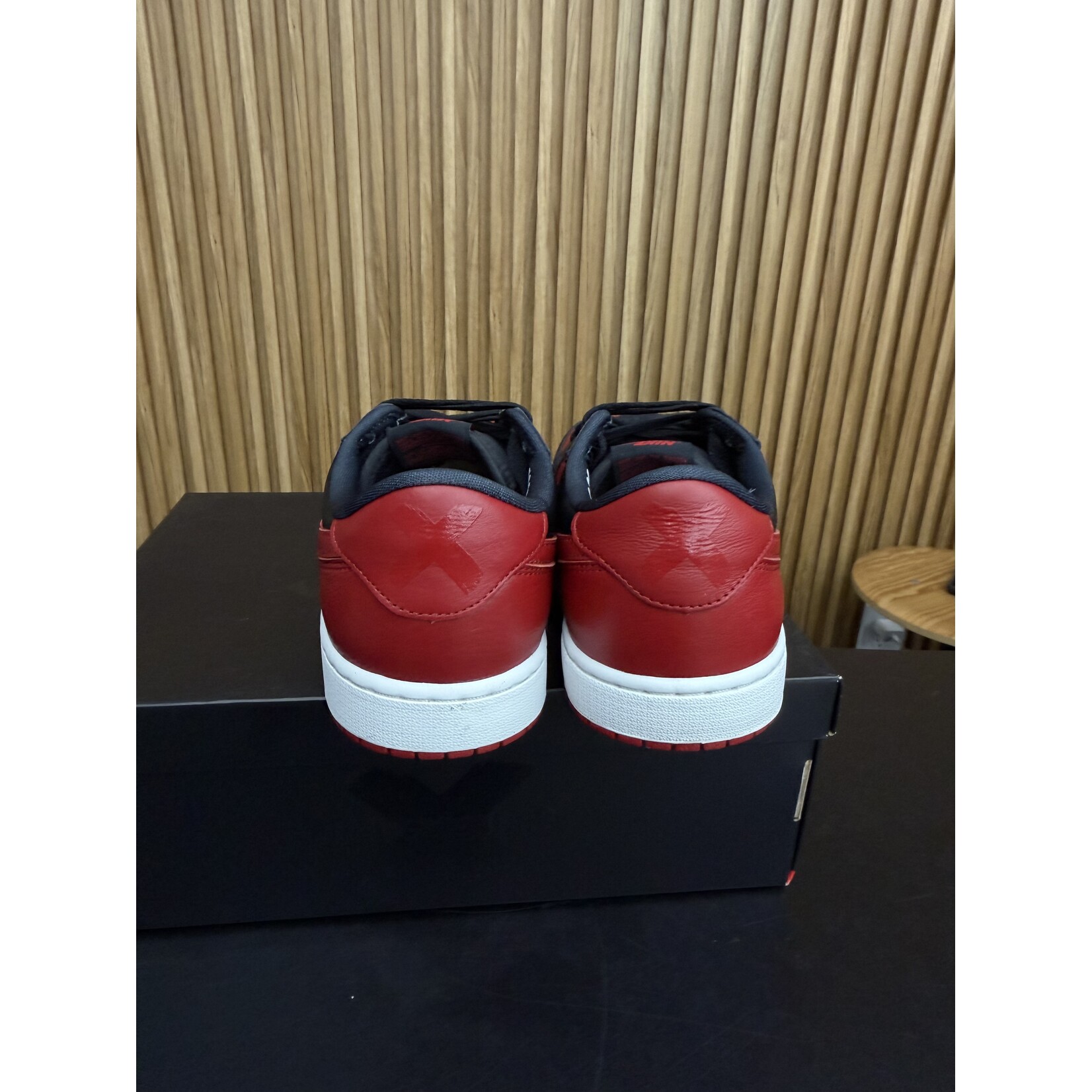 Jordan Jordan 1 Retro Low OG Banned Size 10.5, PREOWNED