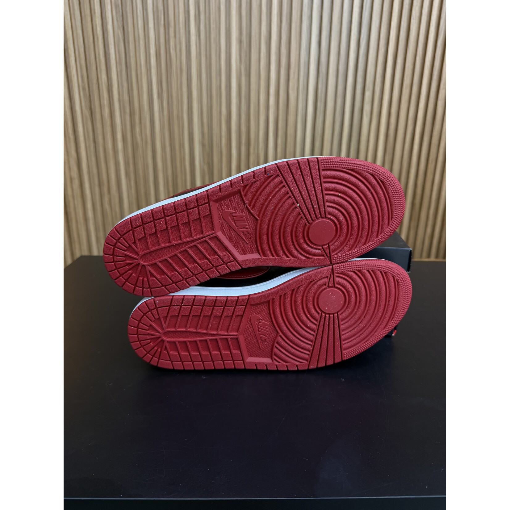 Jordan Jordan 1 Retro Low OG Banned Size 10.5, PREOWNED