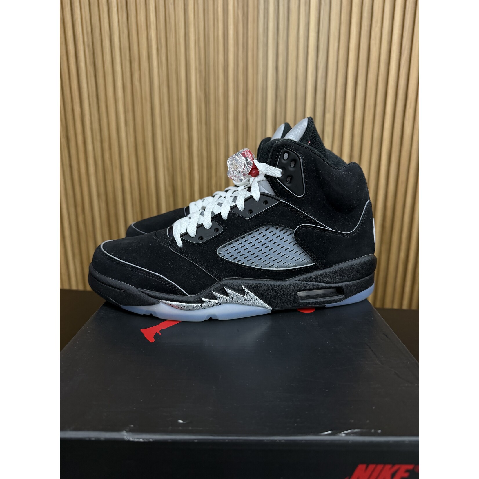 Jordan Jordan 5 Retro OG Black Metallic Reimagined Size 9, PREOWNED*