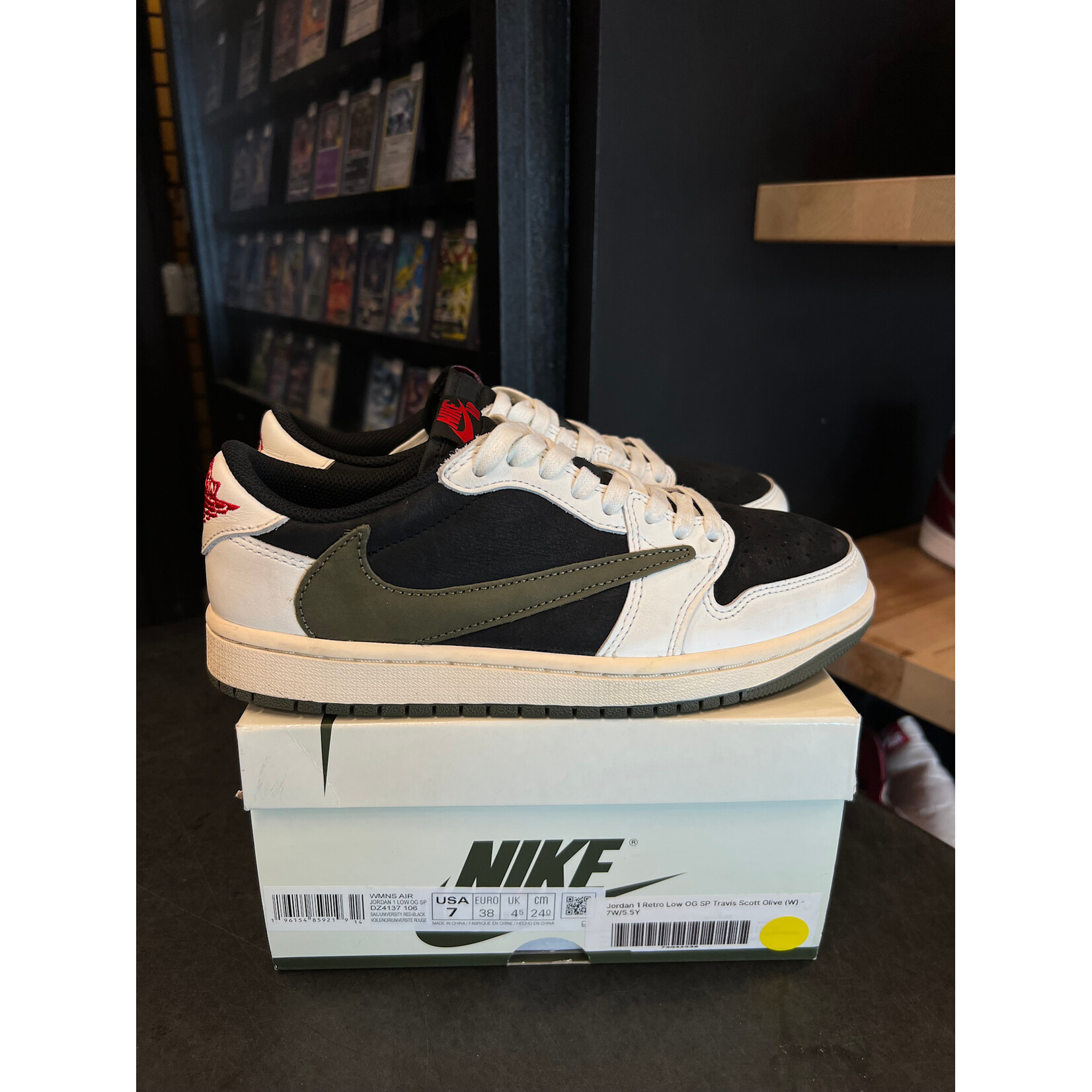 Jordan Jordan 1 Retro Low OG SP Travis Scott Olive (Women's) Size 7W, PREOWNED*