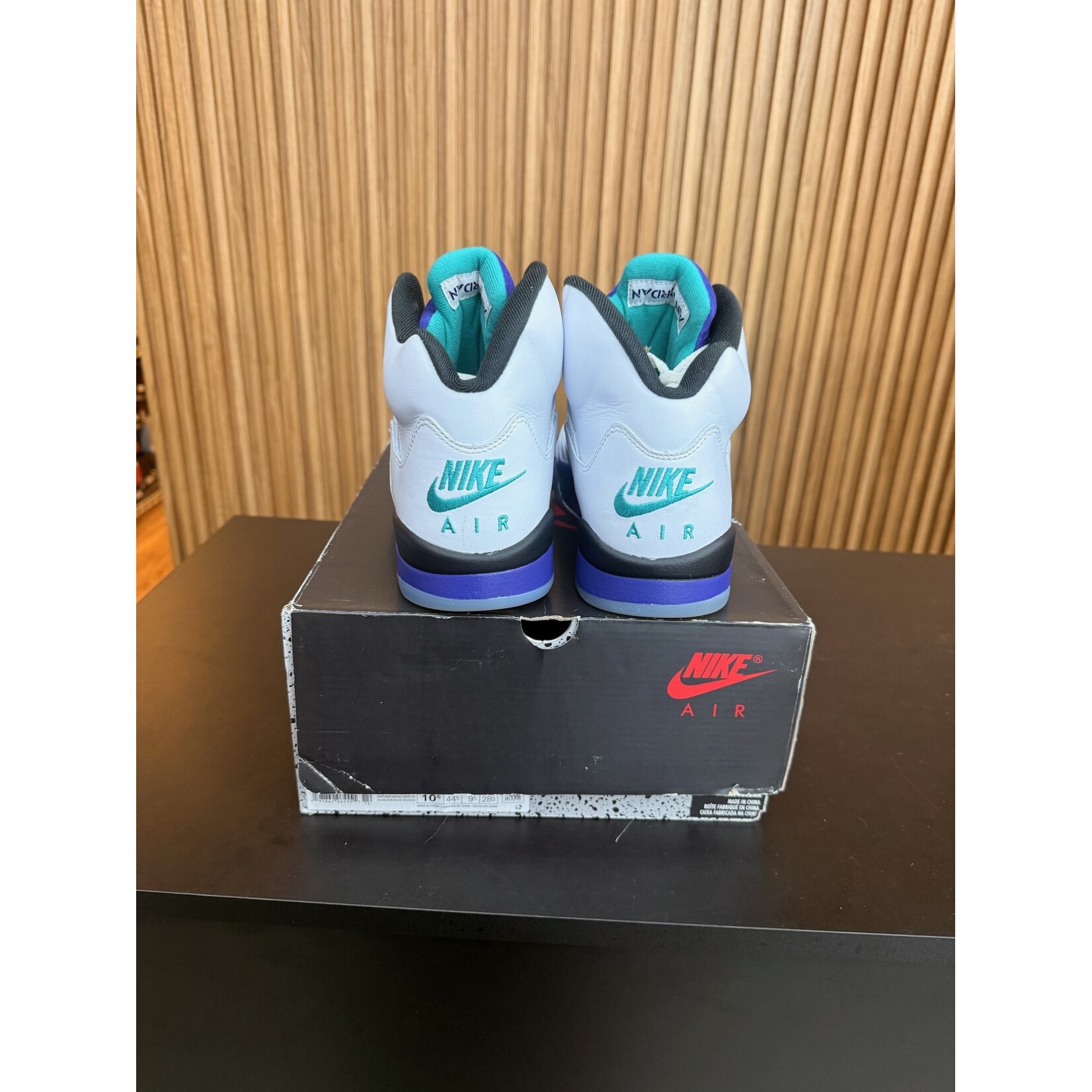 Jordan Jordan 5 Retro Grape (2025) Size 10.5, PREOWNED*