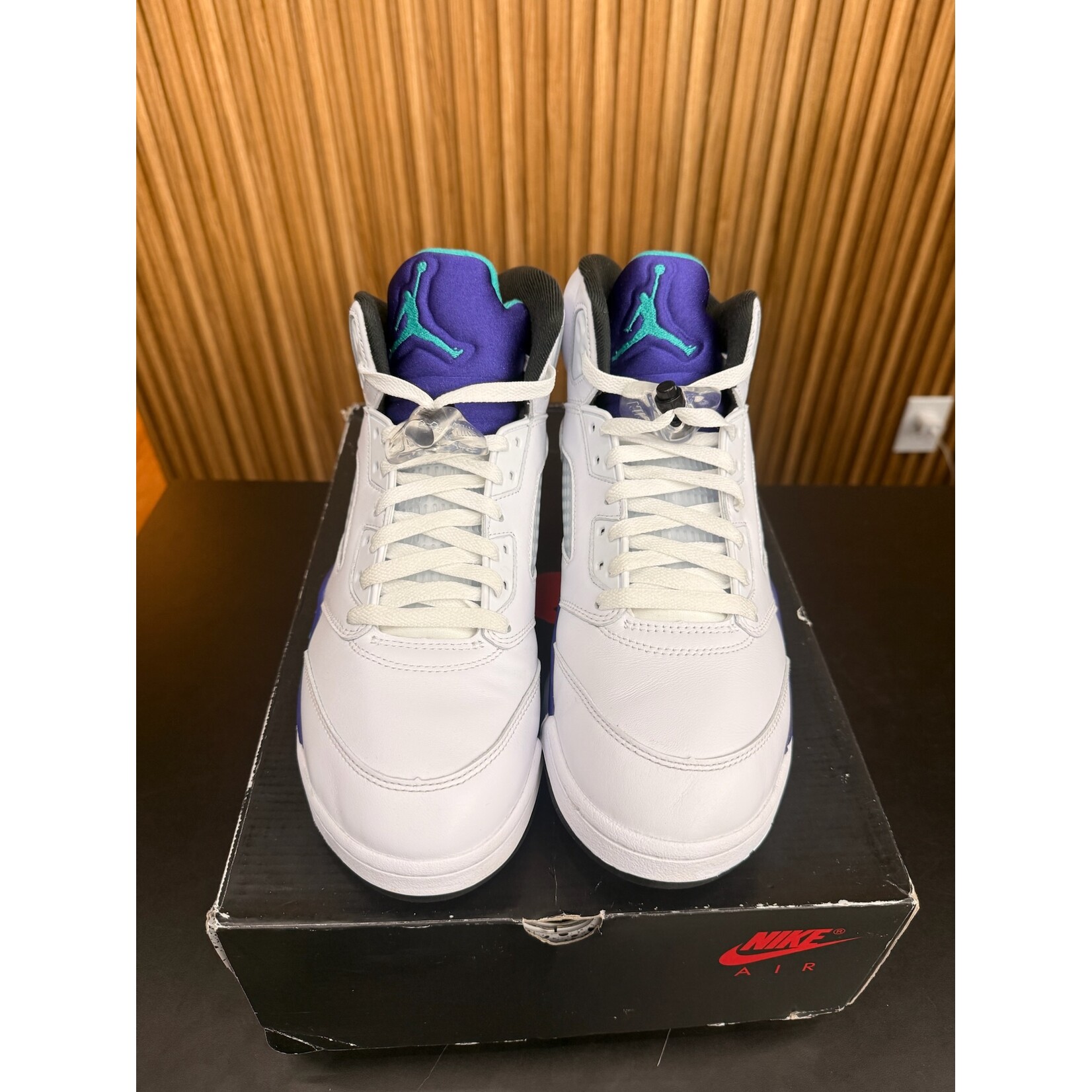 Jordan Jordan 5 Retro Grape (2025) Size 10.5, PREOWNED*