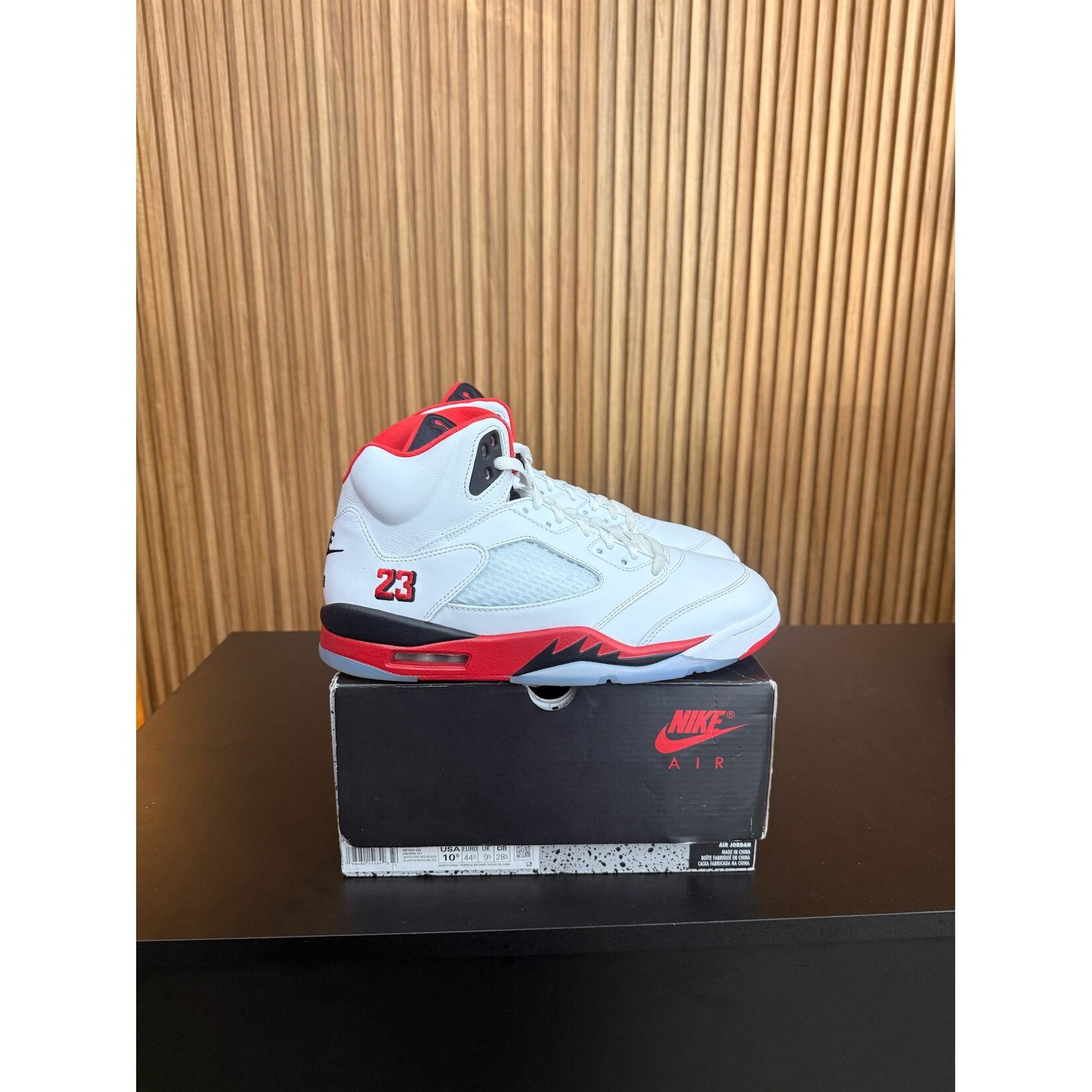 Jordan Jordan 5 Fire Red Black Tounge Size 10.5, PREOWNED*