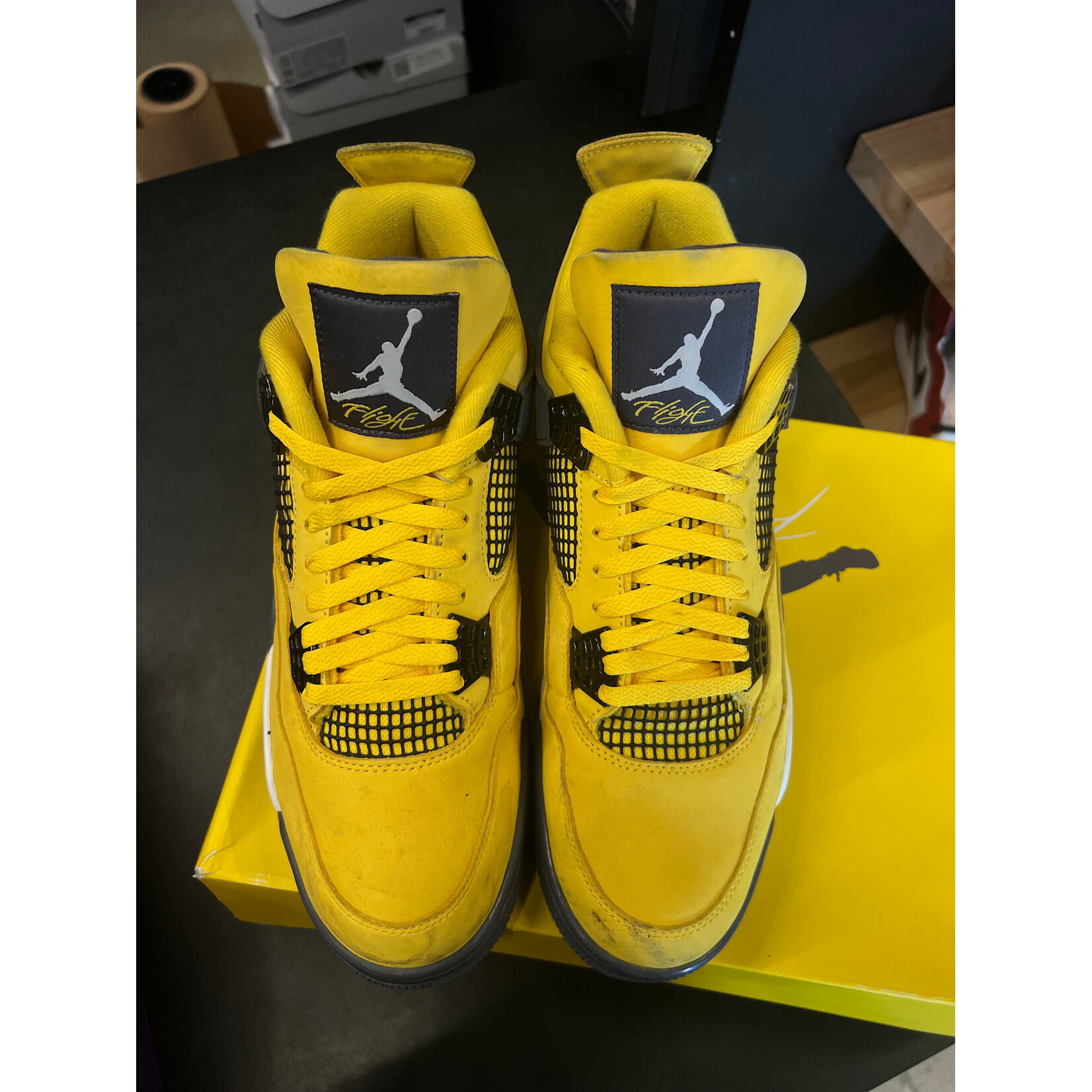 Jordan Jordan 4 Retro Lightning (2021) Size 11, PREOWNED