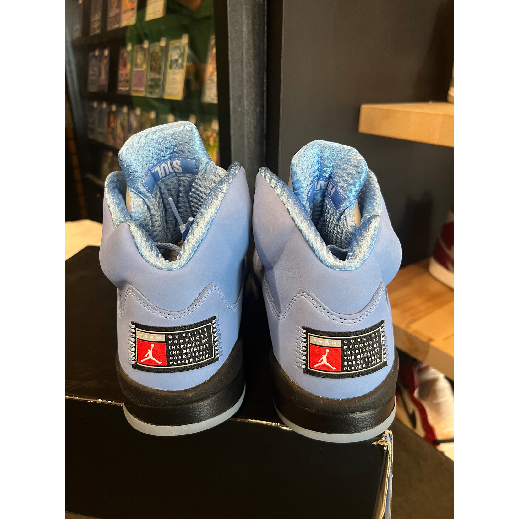 Jordan Jordan 5 Retro UNC University Blue Size 11, PREOWNED