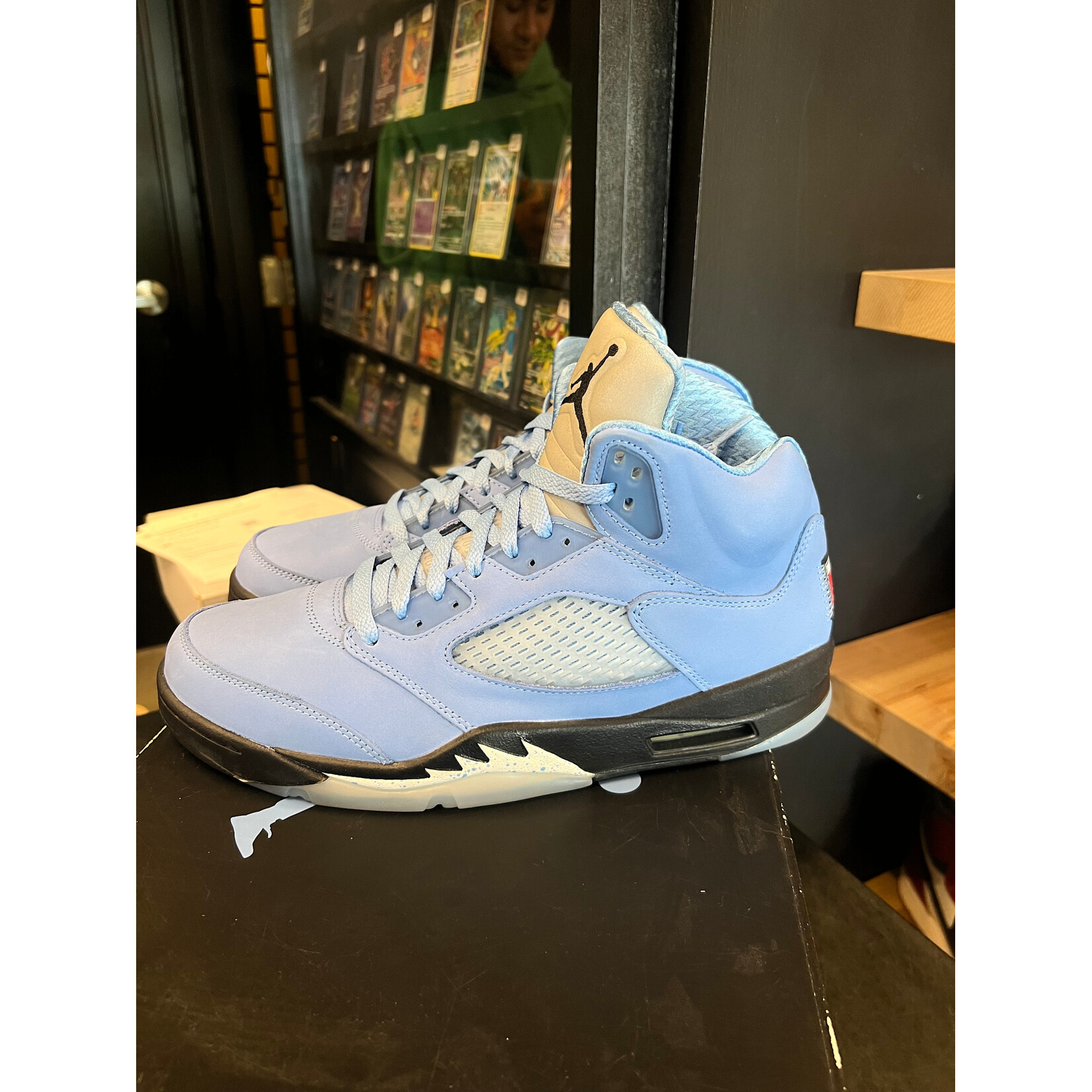 Jordan Jordan 5 Retro UNC University Blue Size 11, PREOWNED