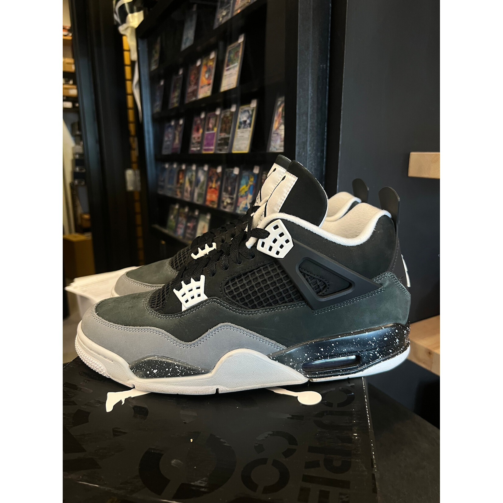 Jordan Jordan 4 Retro Fear (2024) Size 11, PREOWNED
