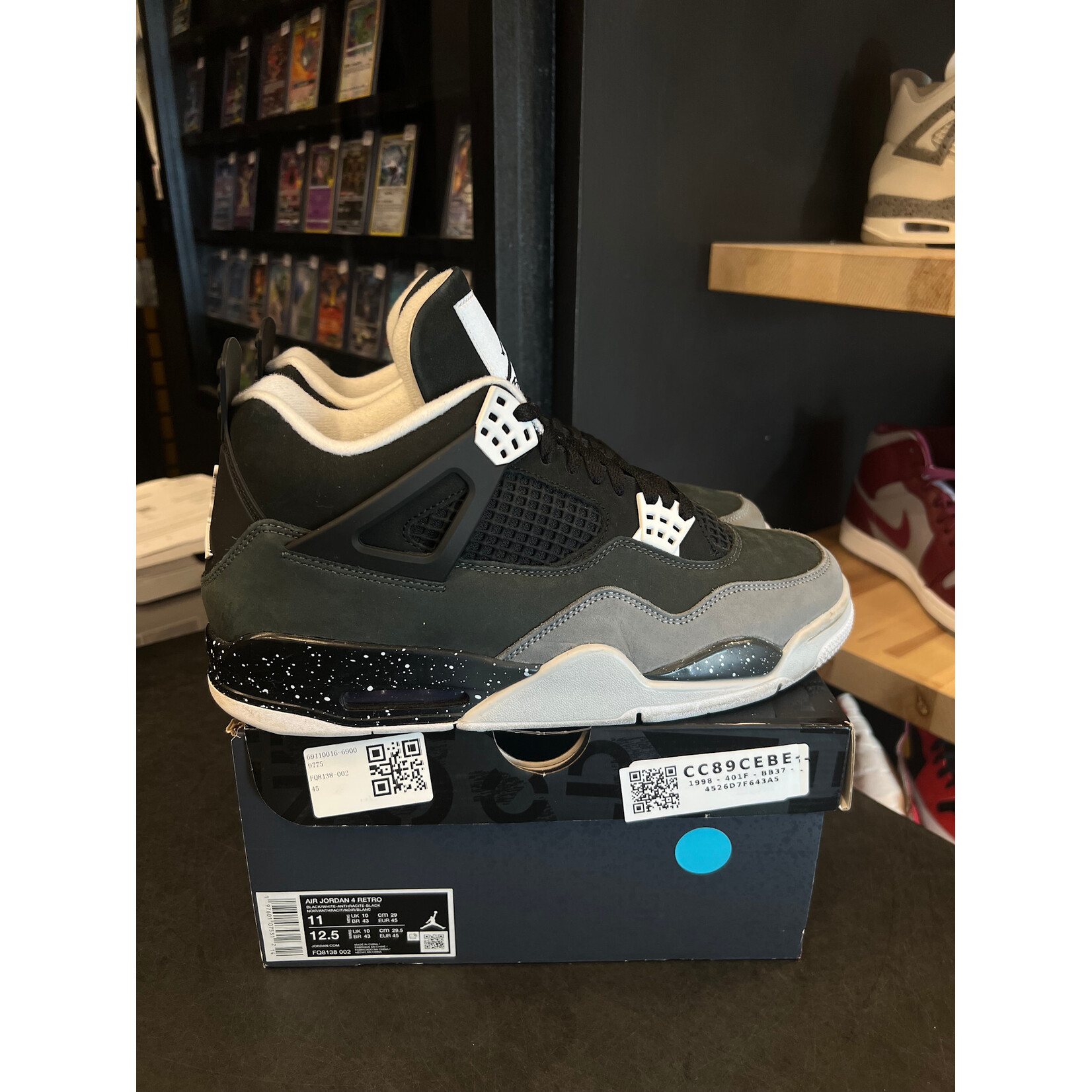 Jordan Jordan 4 Retro Fear (2024) Size 11, PREOWNED