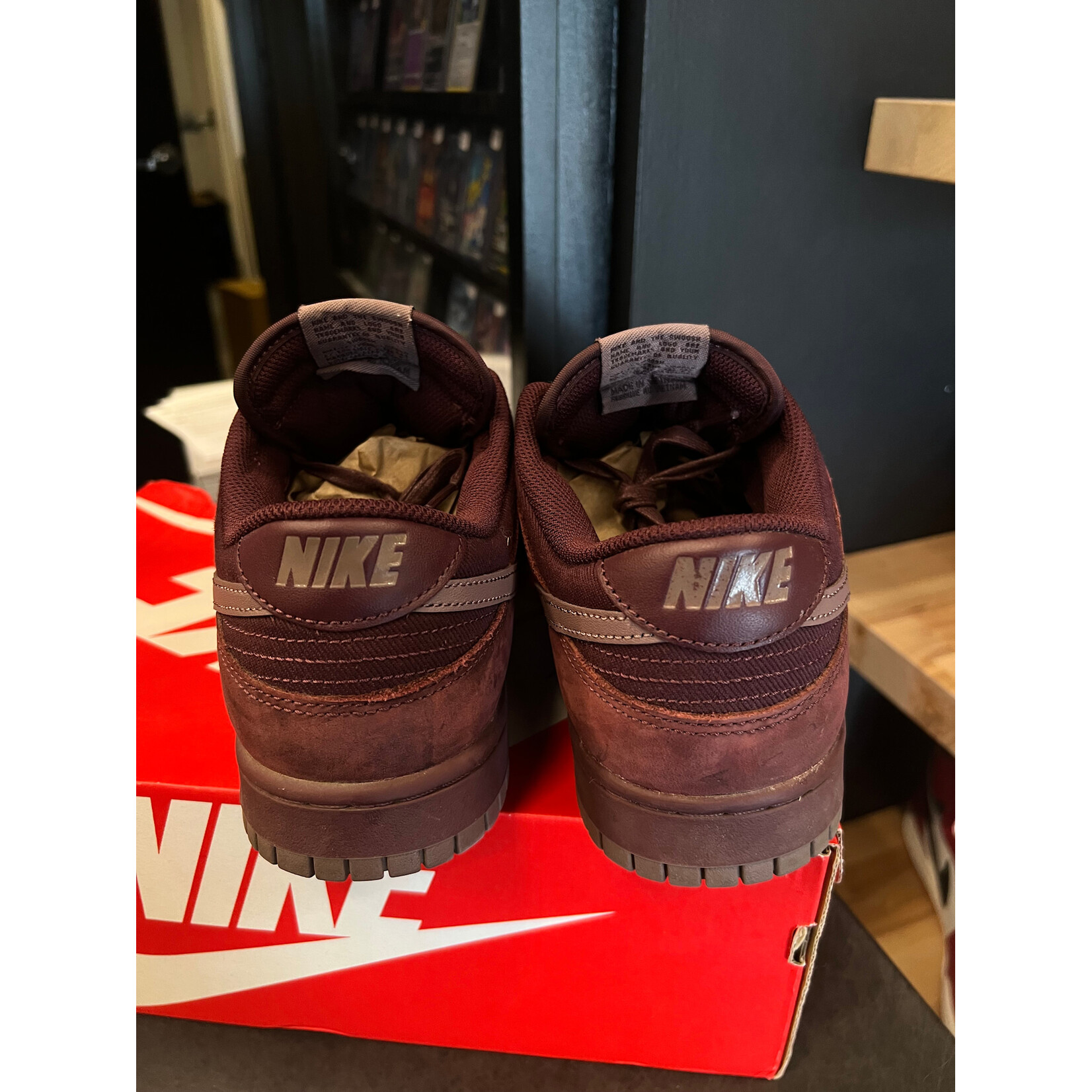 Nike Nike Dunk Low Retro Premium Burgundy Crush Size 11, PREOWNED