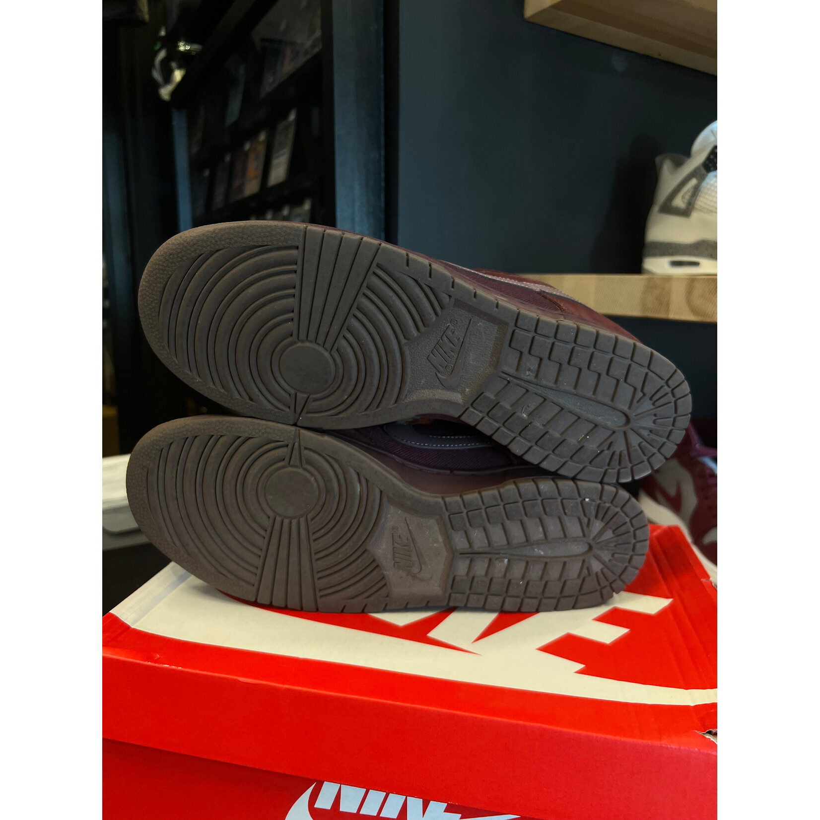 Nike Nike Dunk Low Retro Premium Burgundy Crush Size 11, PREOWNED