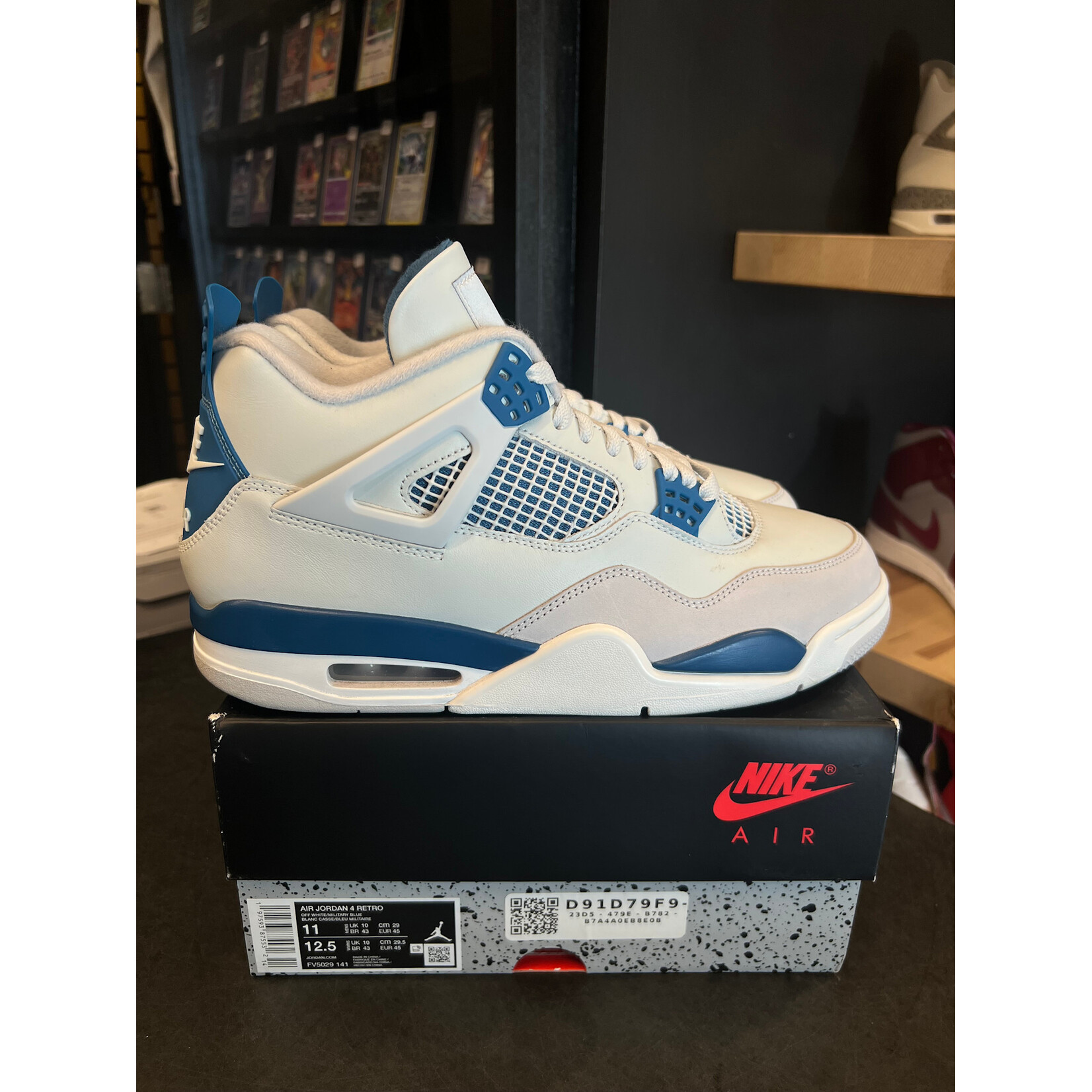 Jordan Jordan 4 Retro Military Blue (2024) Size 11, PREOWNED
