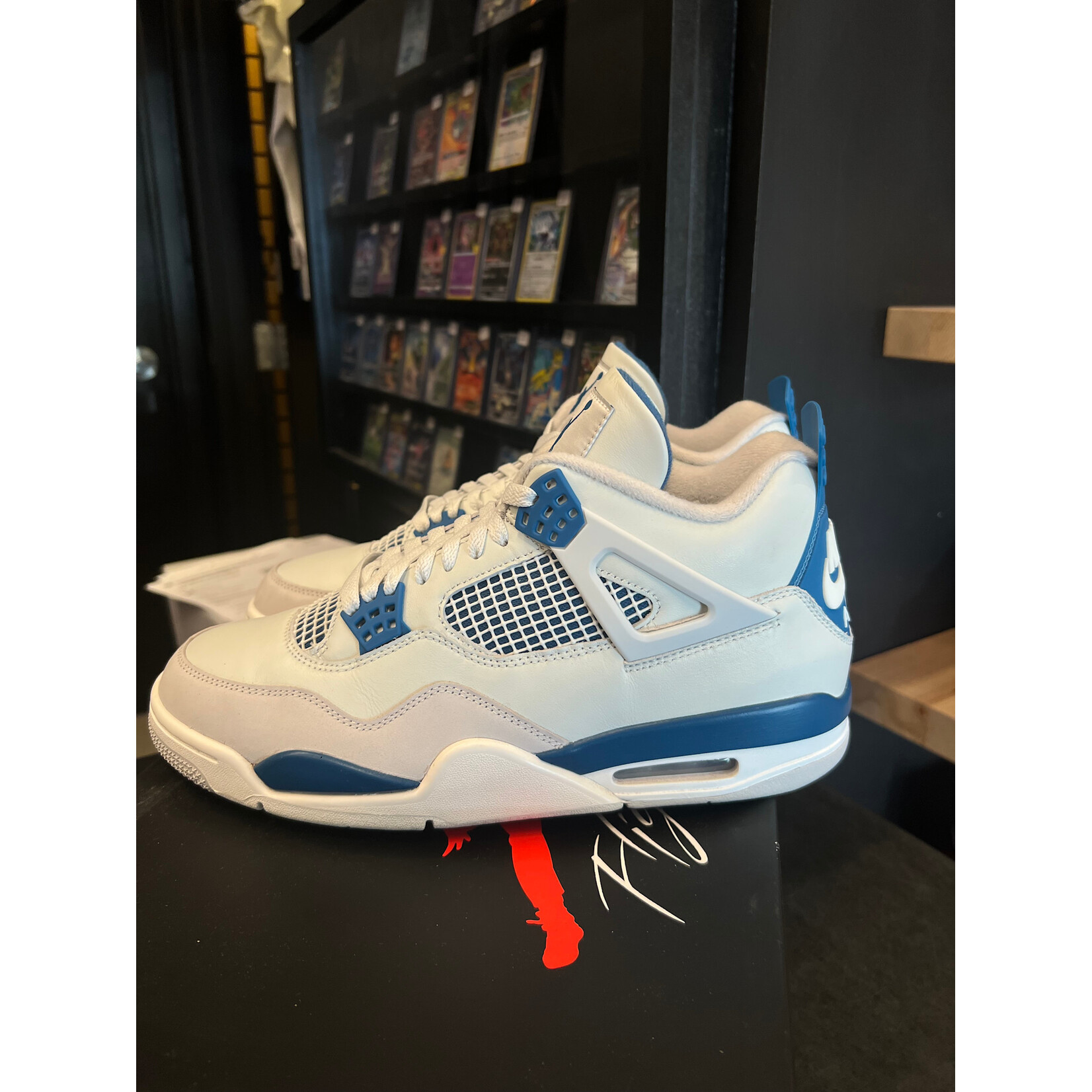 Jordan Jordan 4 Retro Military Blue (2024) Size 11, PREOWNED