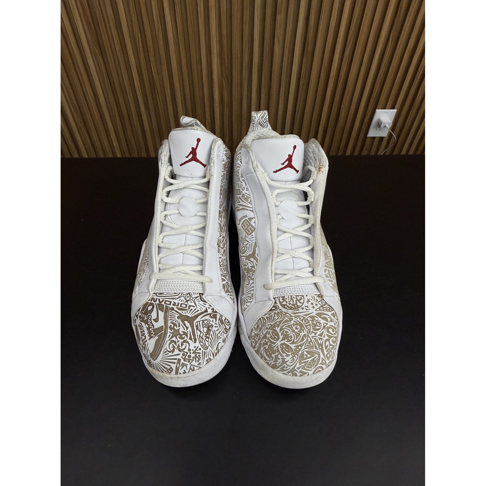 Jordan Jordan Accolades Laser White Size 8.5, PREOWNED