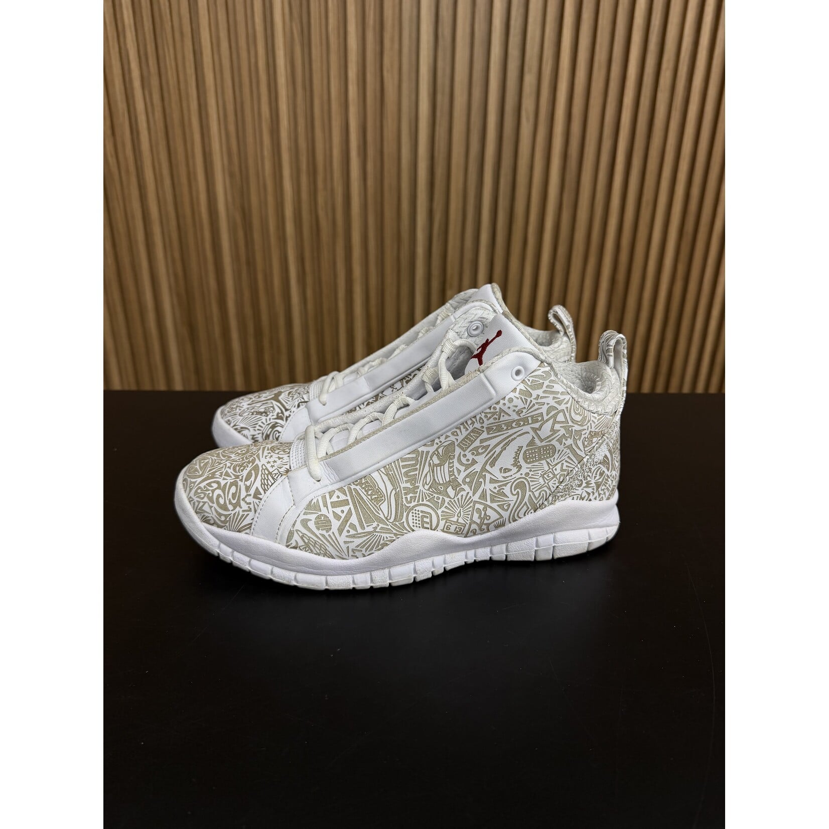 Jordan Jordan Accolades Laser White Size 8.5, PREOWNED
