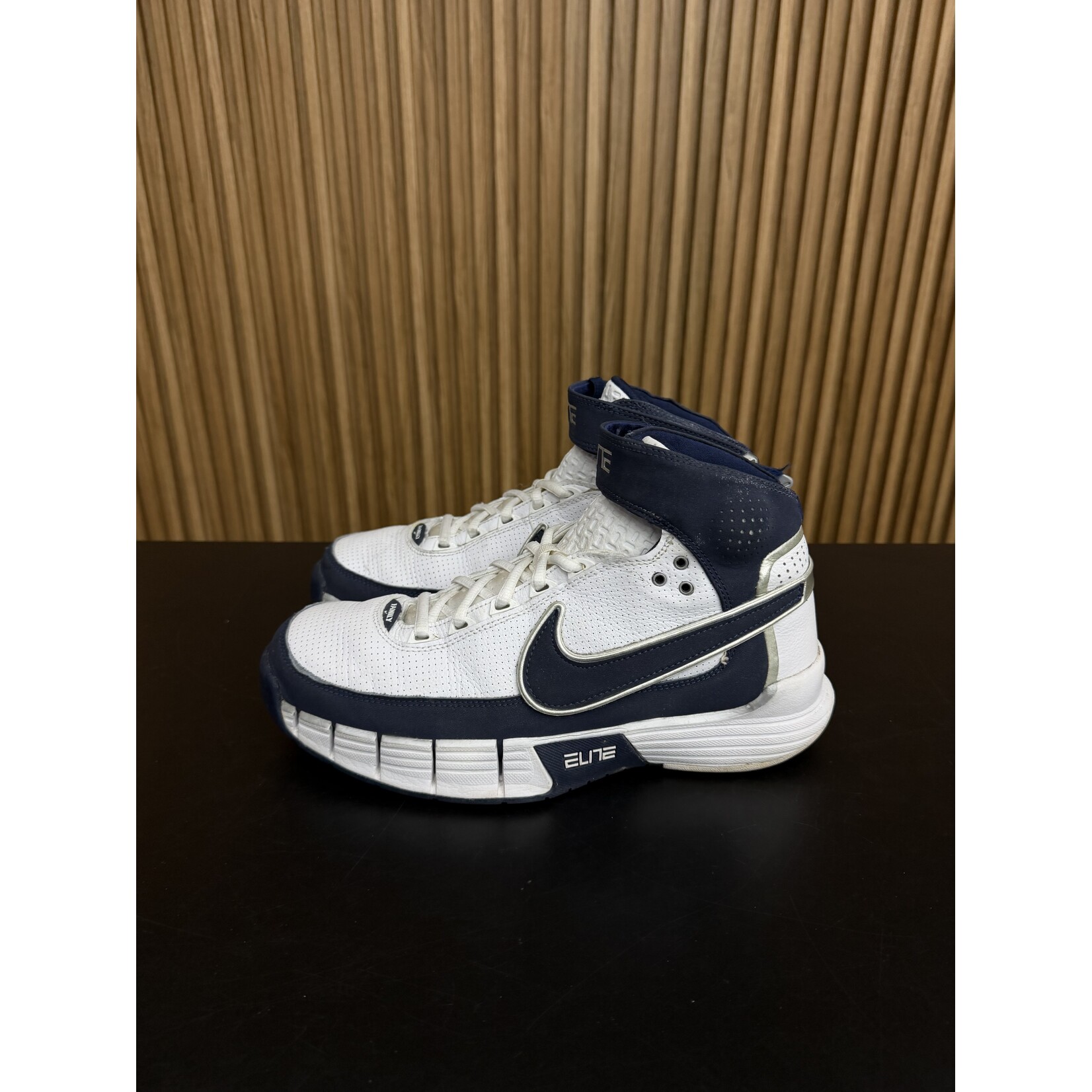 Nike Nike Air Huarache Elite II Family White Navy Size 9, PREOWNED
