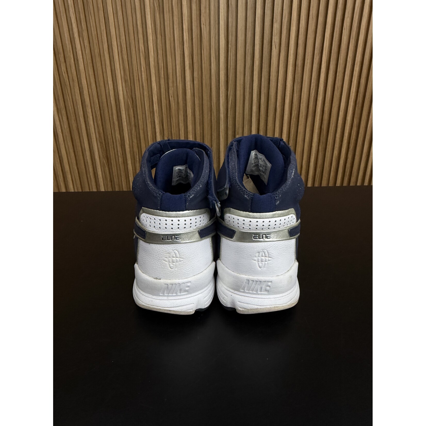Nike Nike Air Huarache Elite II Family White Navy Size 9, PREOWNED