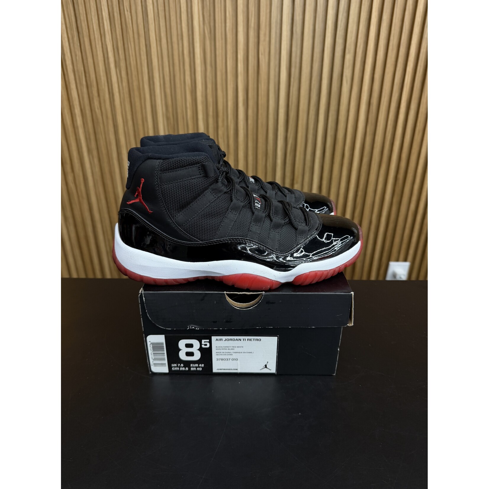 Jordan Jordan 11 Retro Playoffs (2012) Size 8.5, PREOWNED
