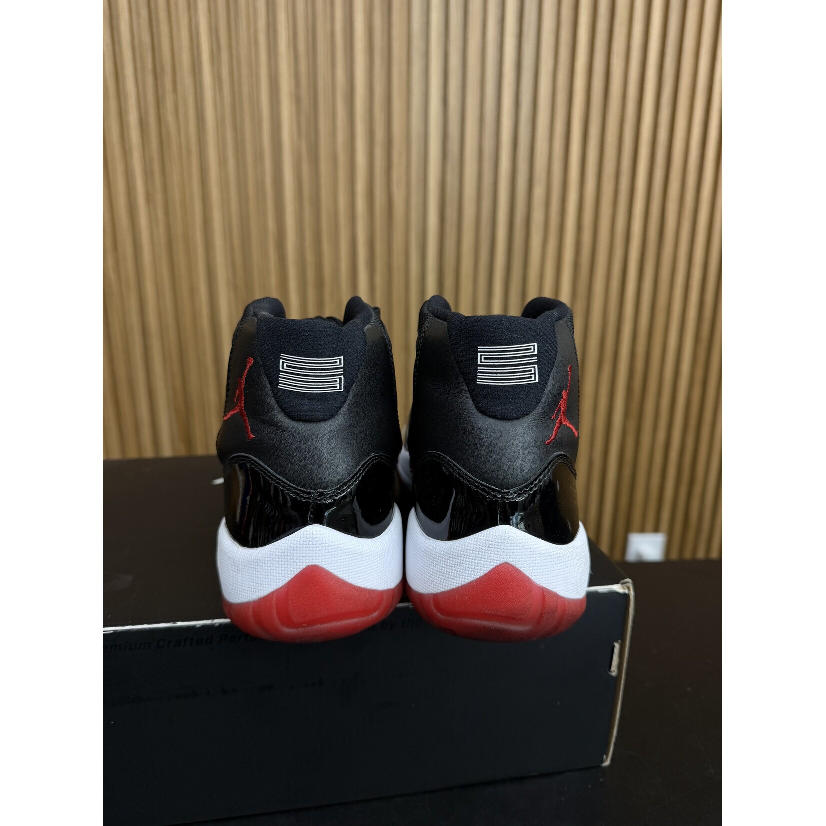 Jordan Jordan 11 Retro Playoffs (2012) Size 8.5, PREOWNED