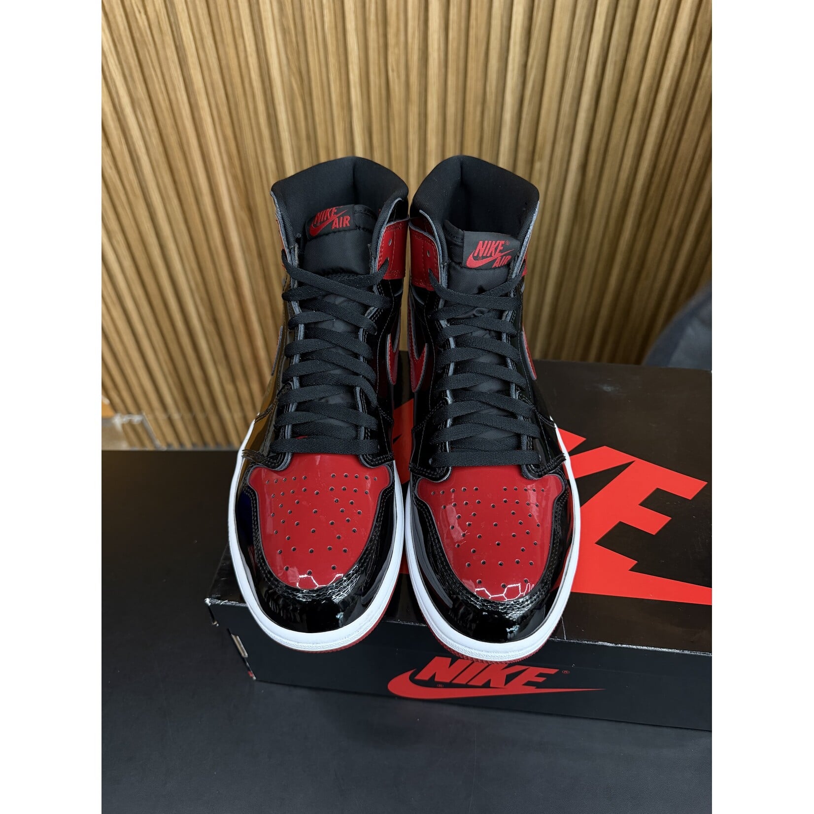 Jordan Jordan 1 Retro High OG Patent Bred Size 12, PREOWNED