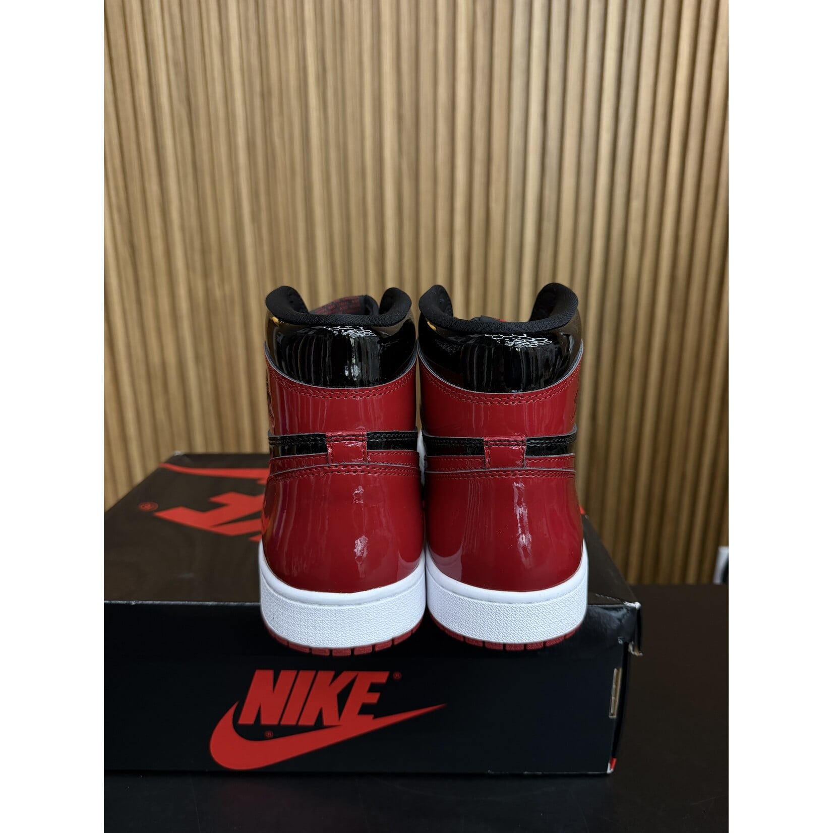 Jordan Jordan 1 Retro High OG Patent Bred Size 12, PREOWNED